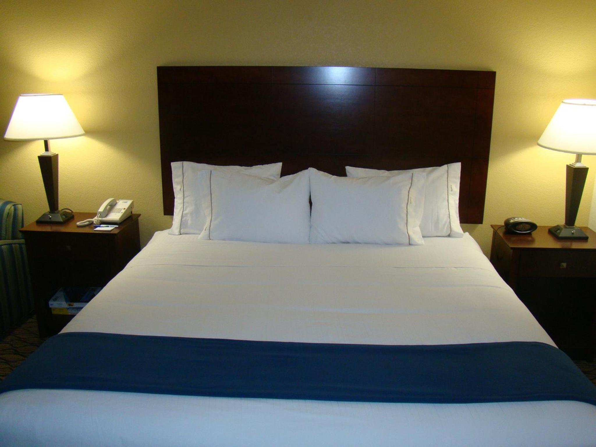 King Room - Disability Access/Non-Smoking - Photo 6