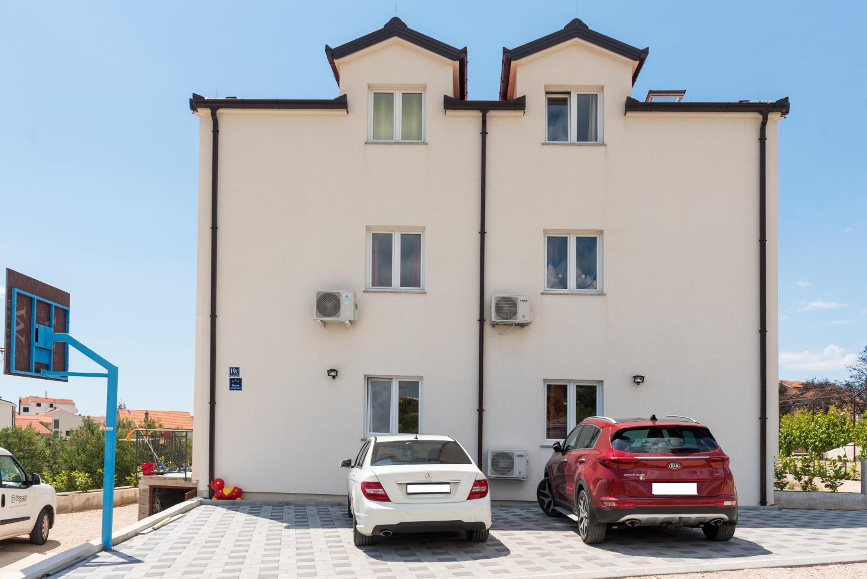 Apartment - Ground Floor photo 2