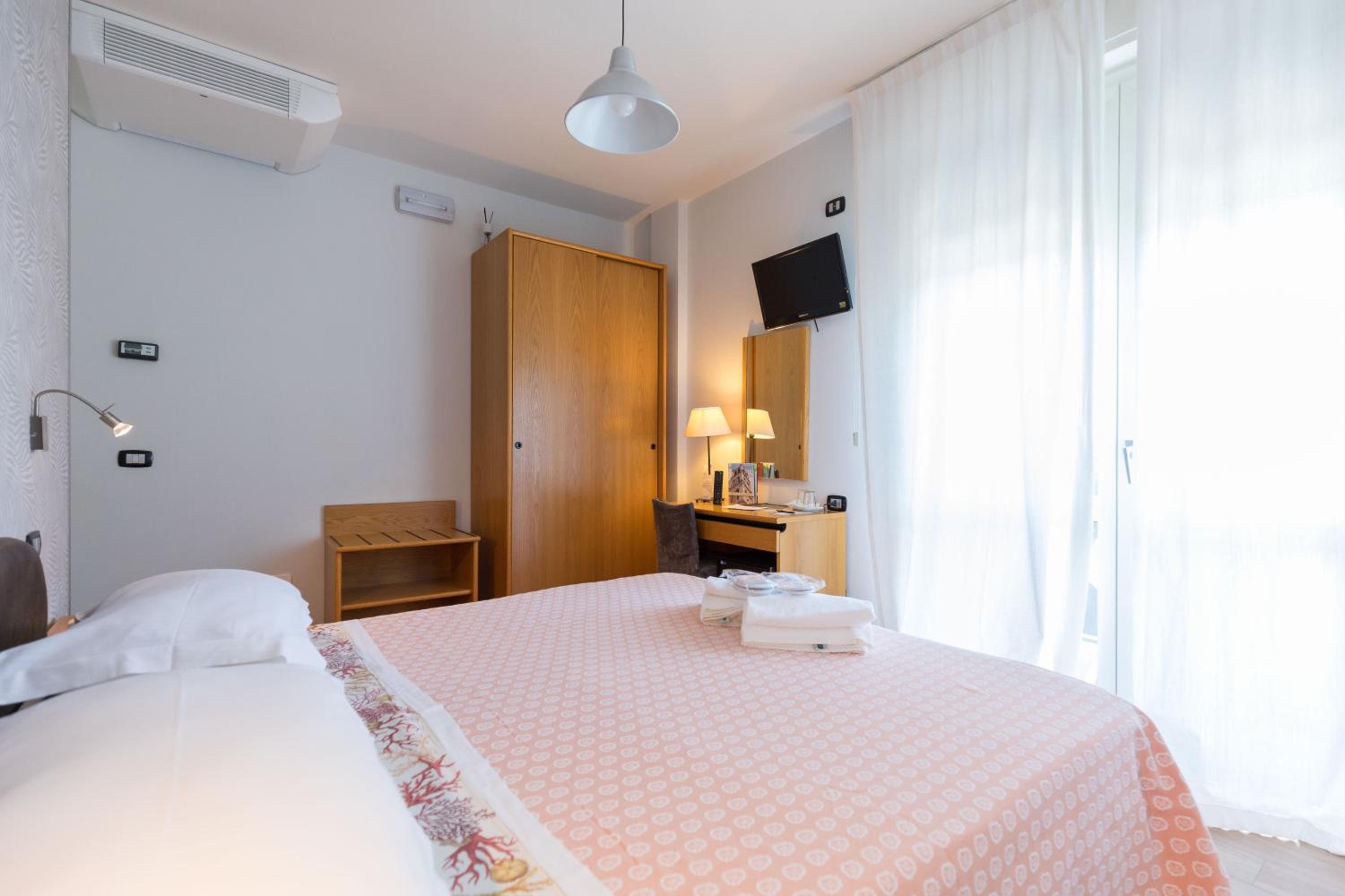Basic Triple Room