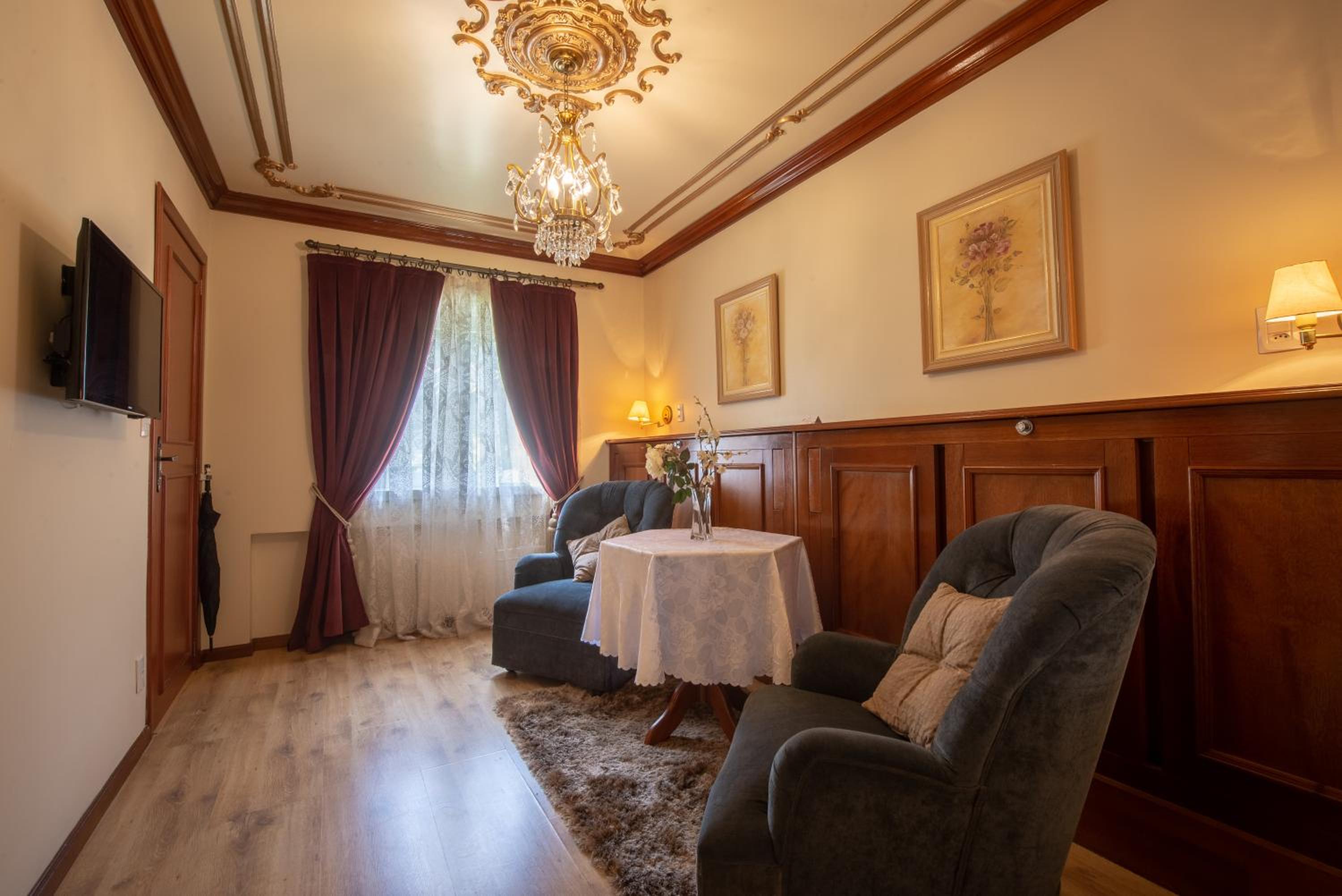 Deluxe Suite with Hidro