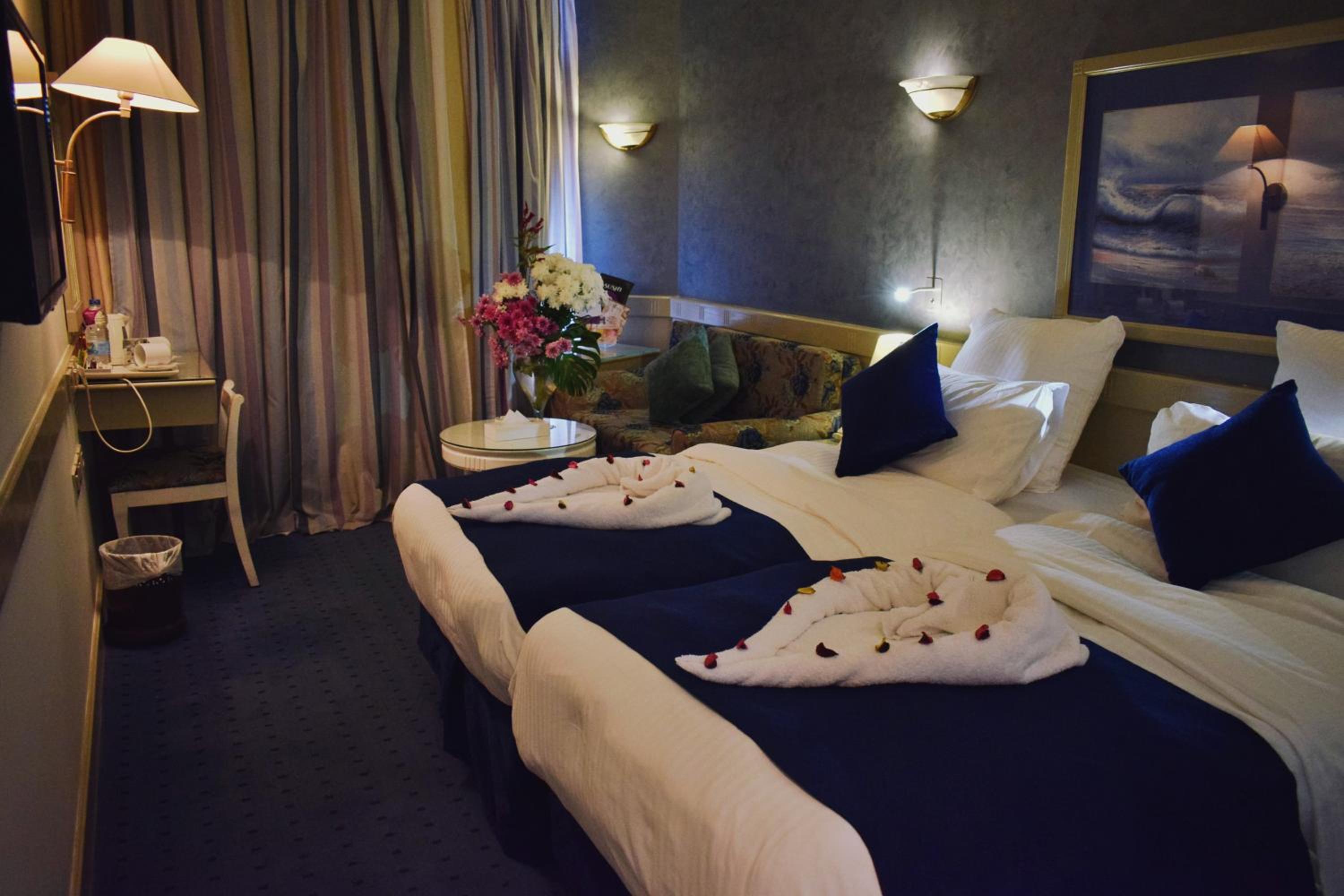 Standard Room with Partial Sea View - Photo 5