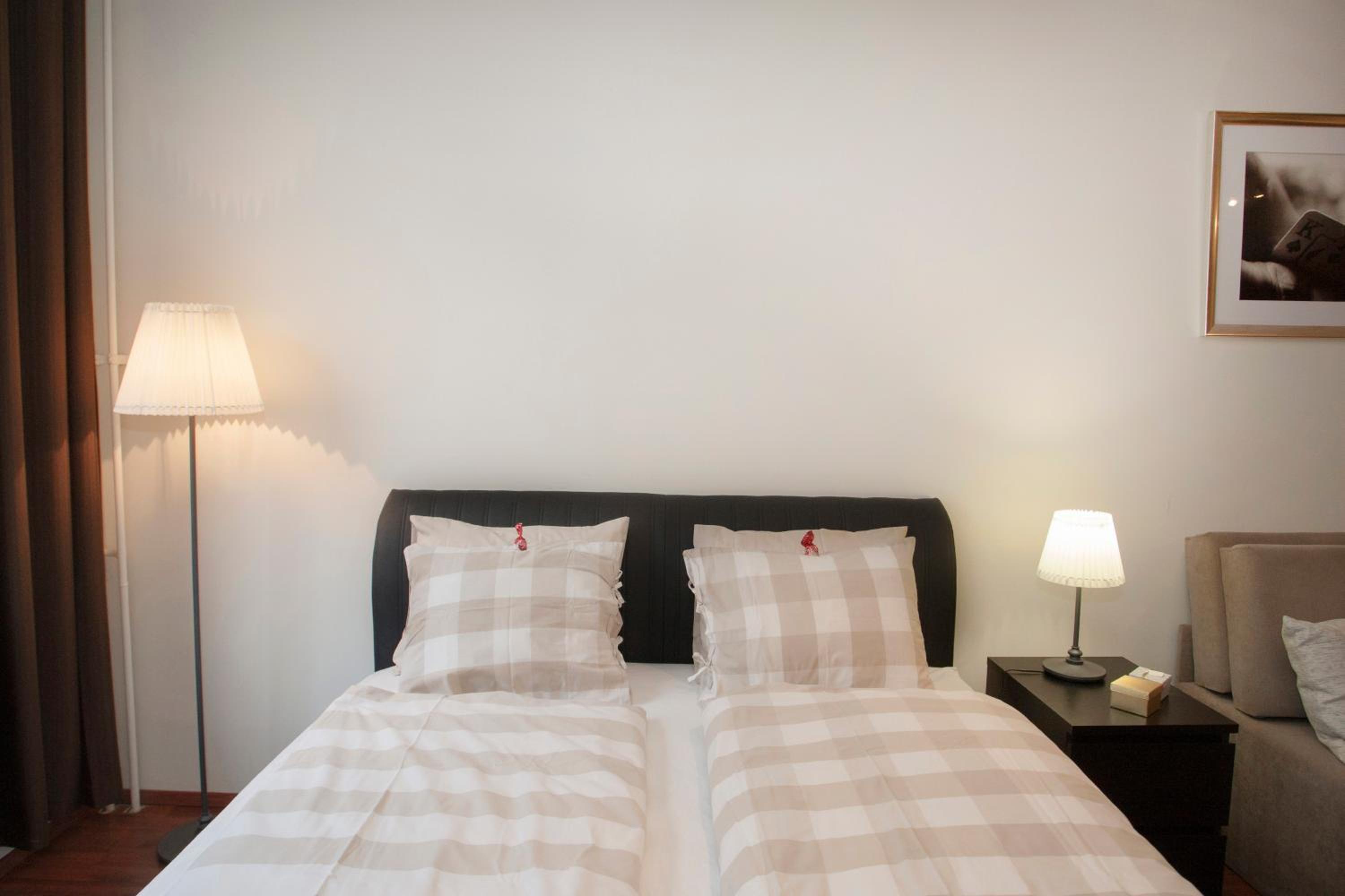 Studio Apartment - Photo 32