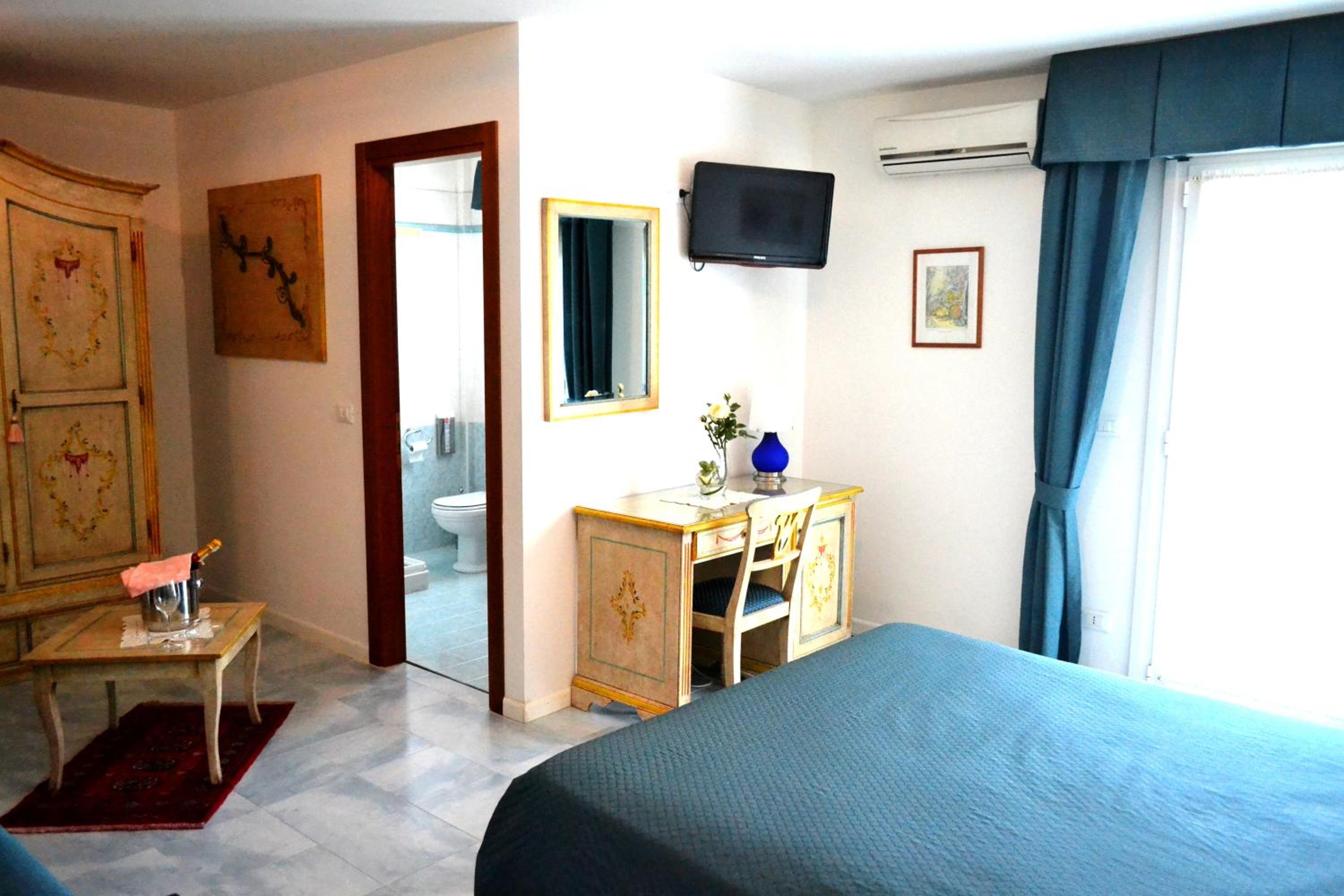 Triple Room  with Terrace - Photo 6