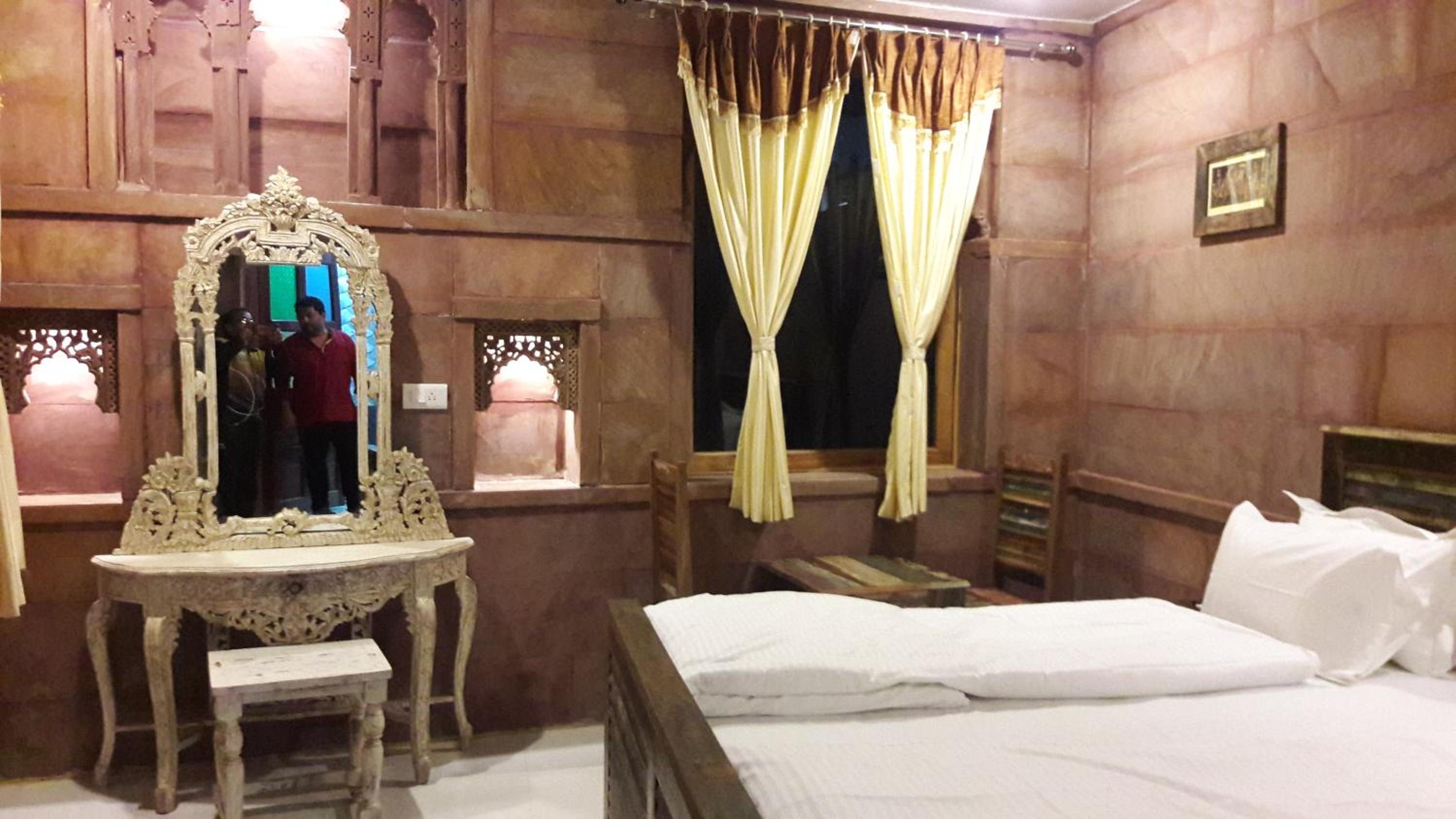 Superior King Room with Fort View photo 2