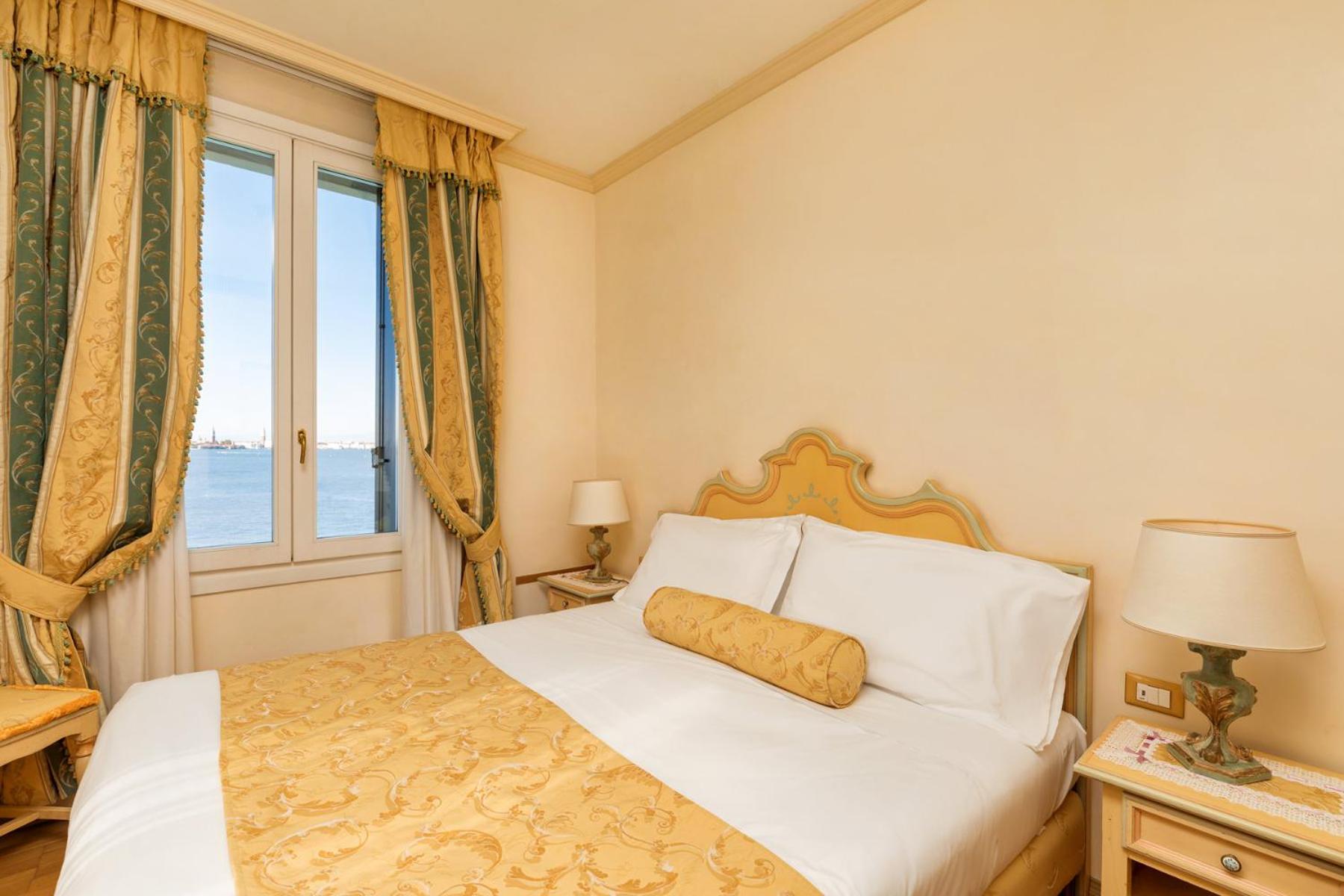 Suite with Lagoon View - Photo 3