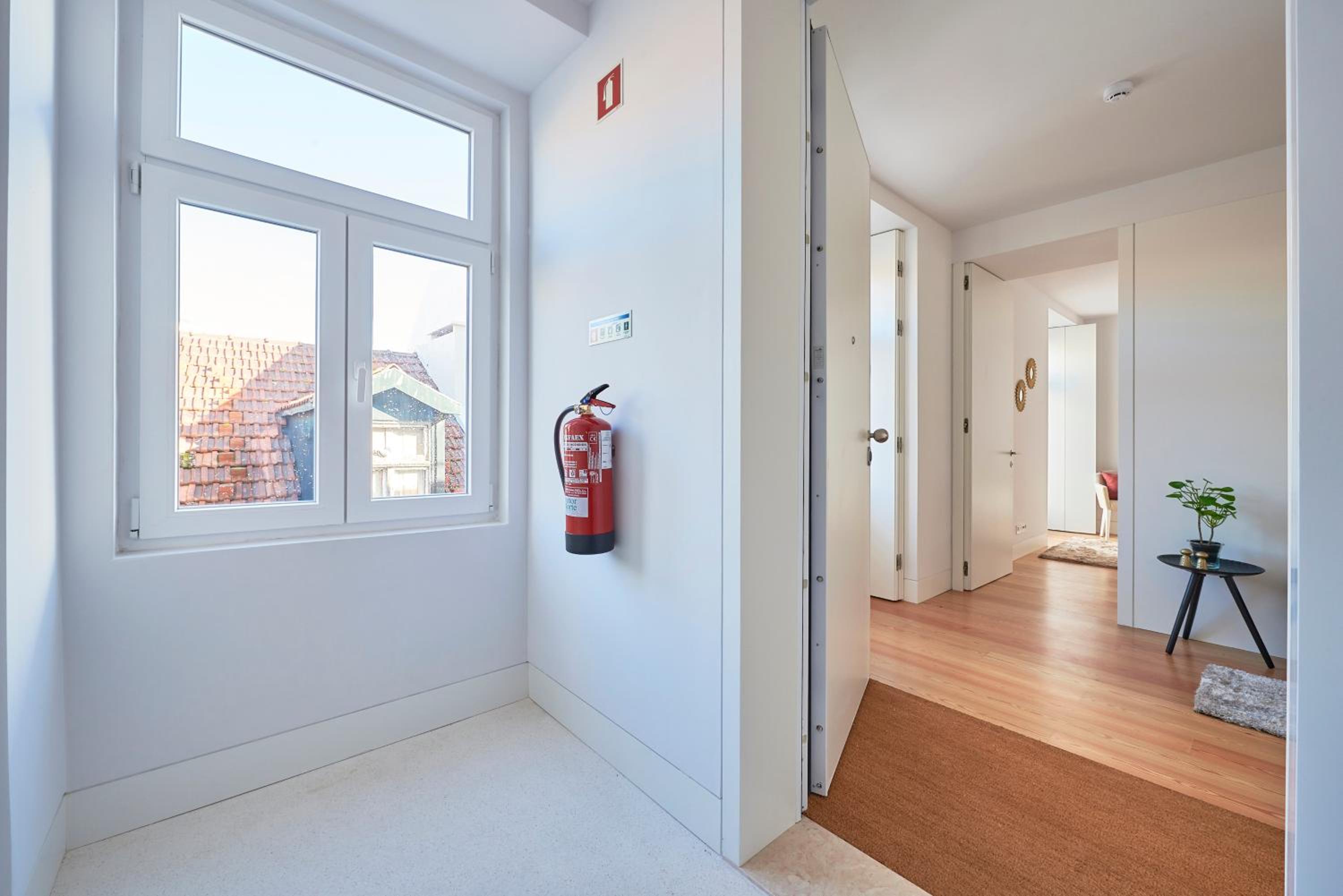 Two-Bedroom Apartment with Balcony - Photo 7