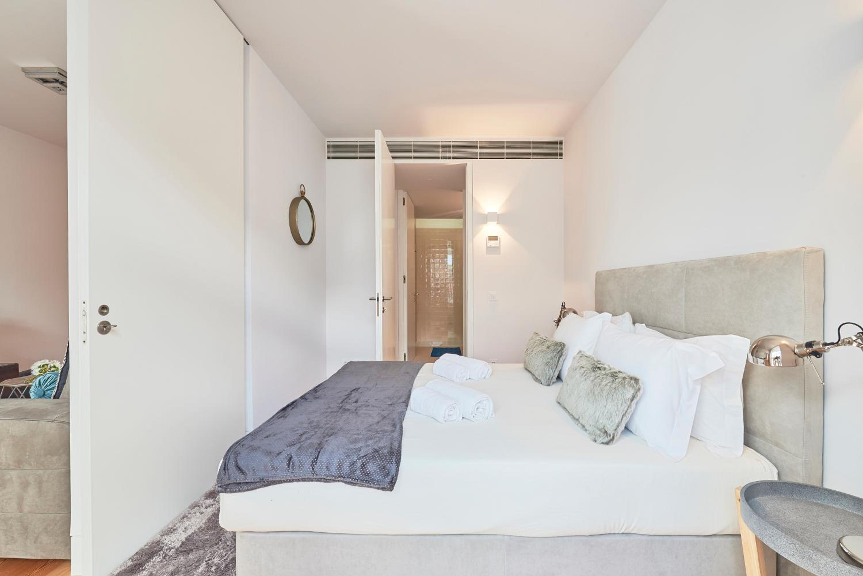 Two-Bedroom Apartment with Balcony - Photo 13