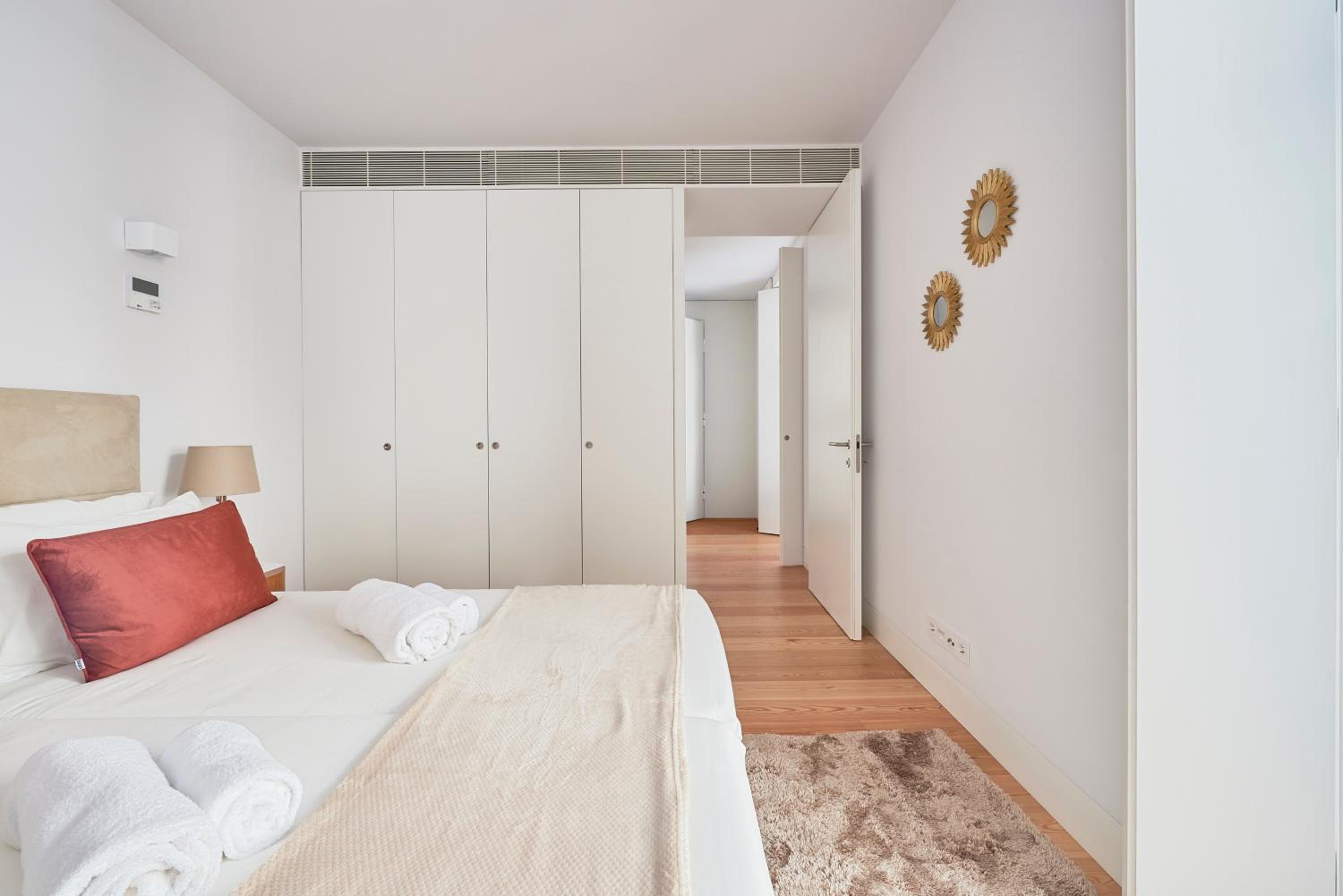 Two-Bedroom Apartment with Balcony - Photo 17