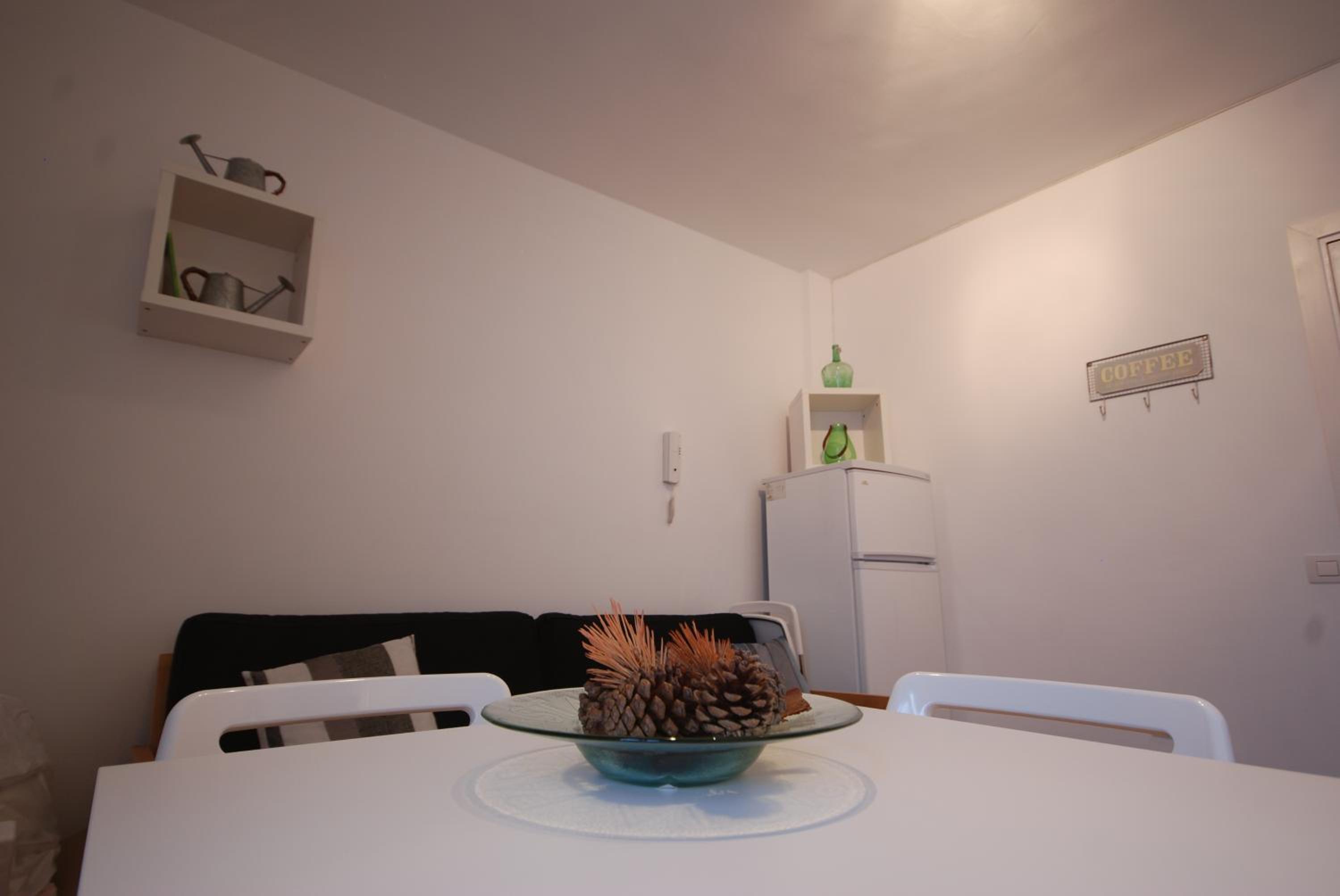 Apartment with Shower - Photo 6