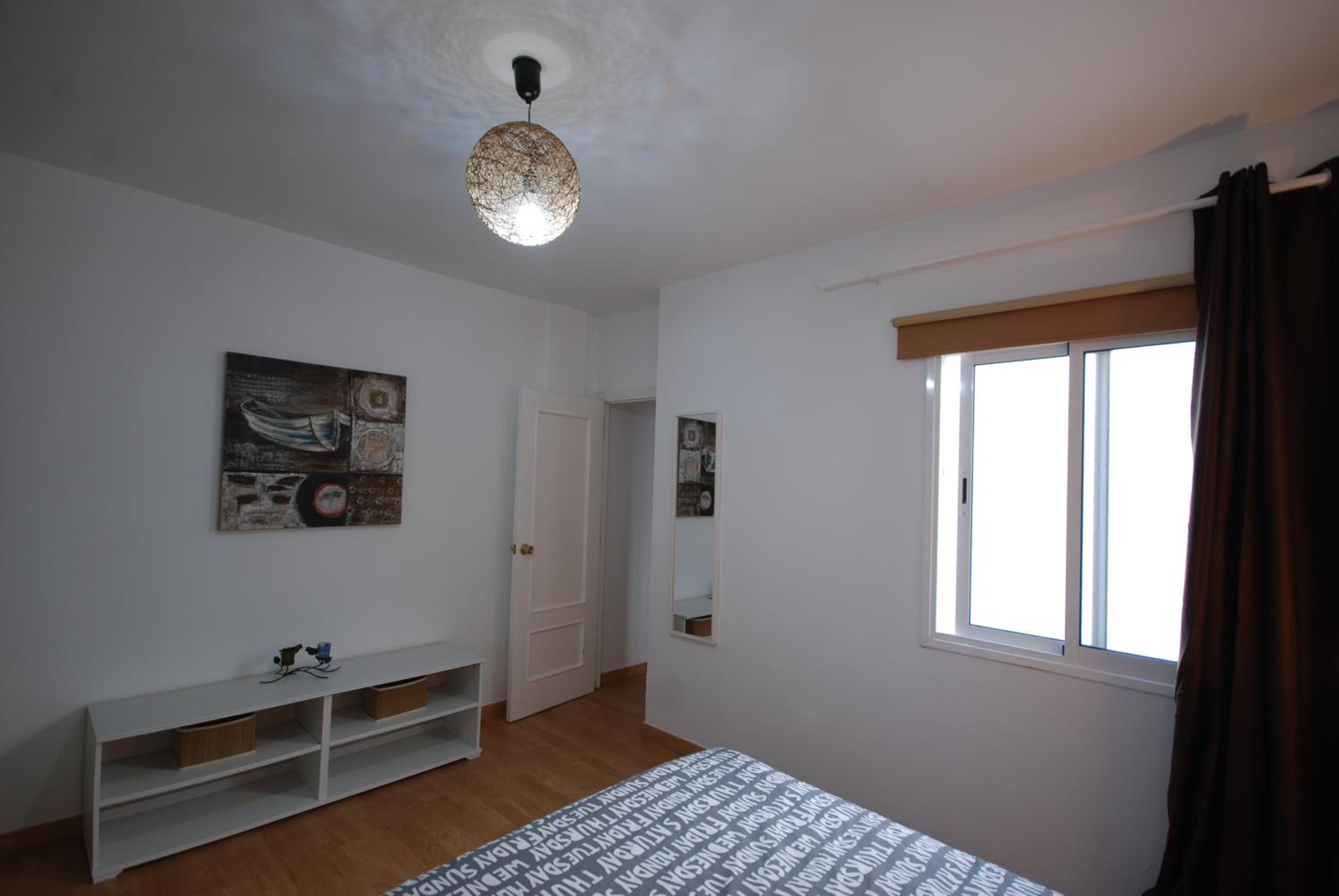 Apartment with Shower - Photo 5