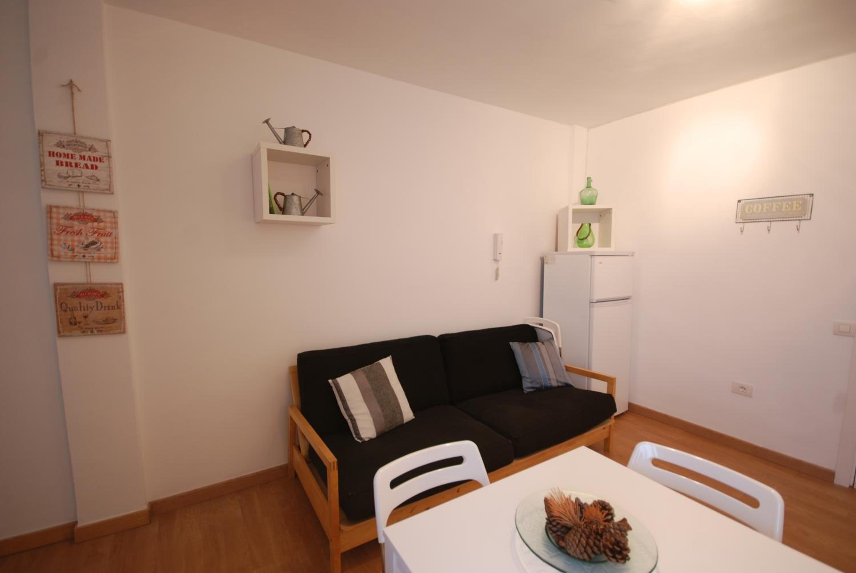 Apartment with Shower - Photo 9