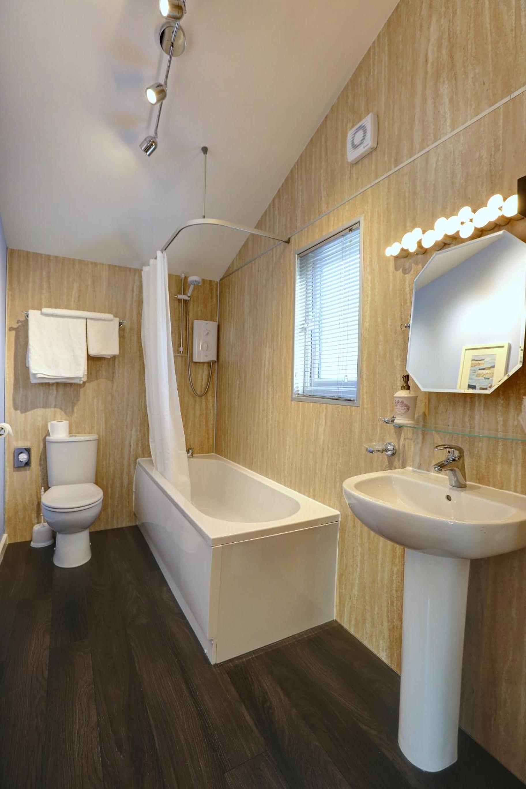 Double or Twin Room with Garden View photo 2