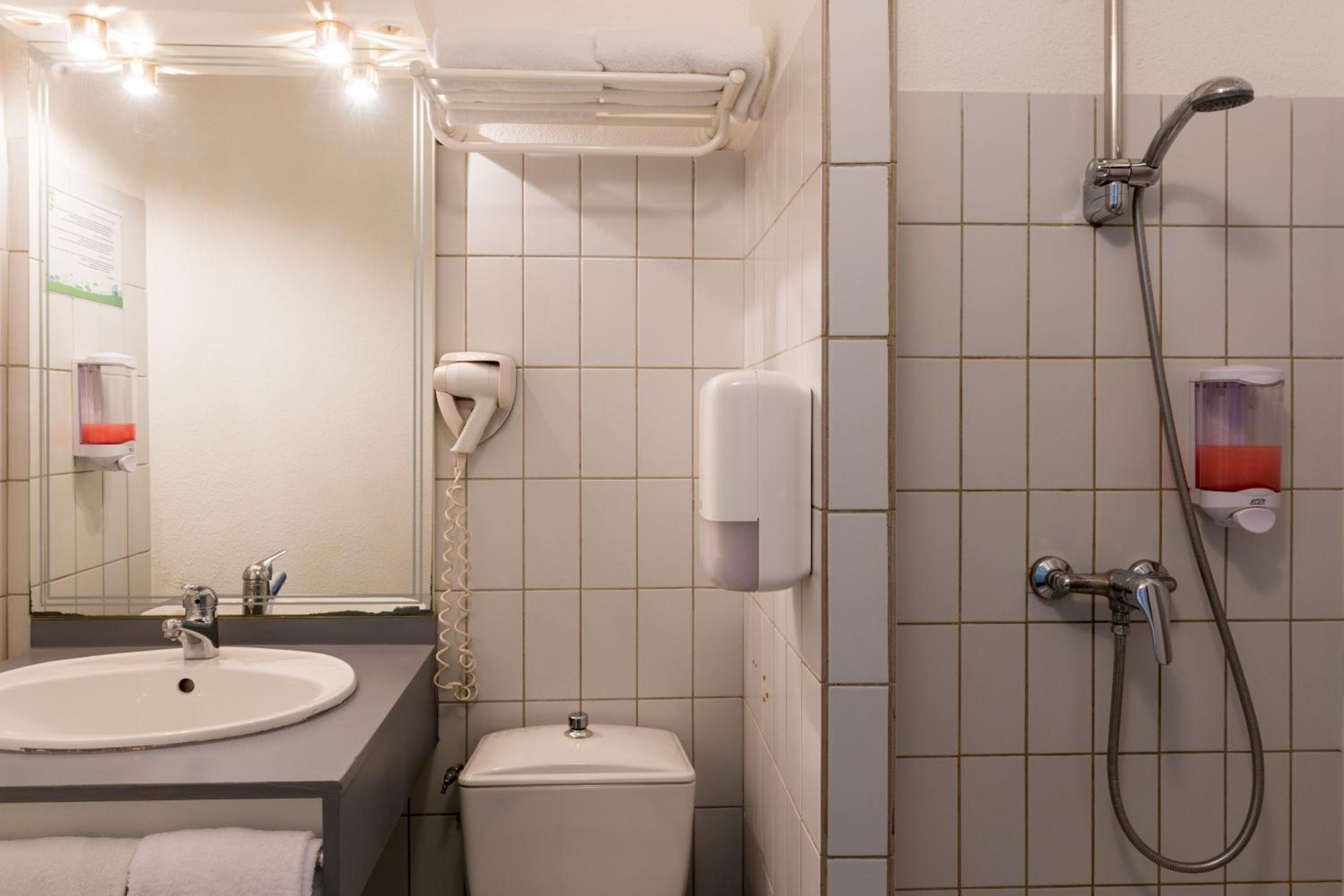 Triple Room - Photo 2