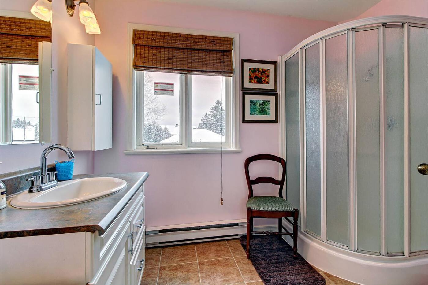 Superior Queen Room with Private Bathroom photo 2