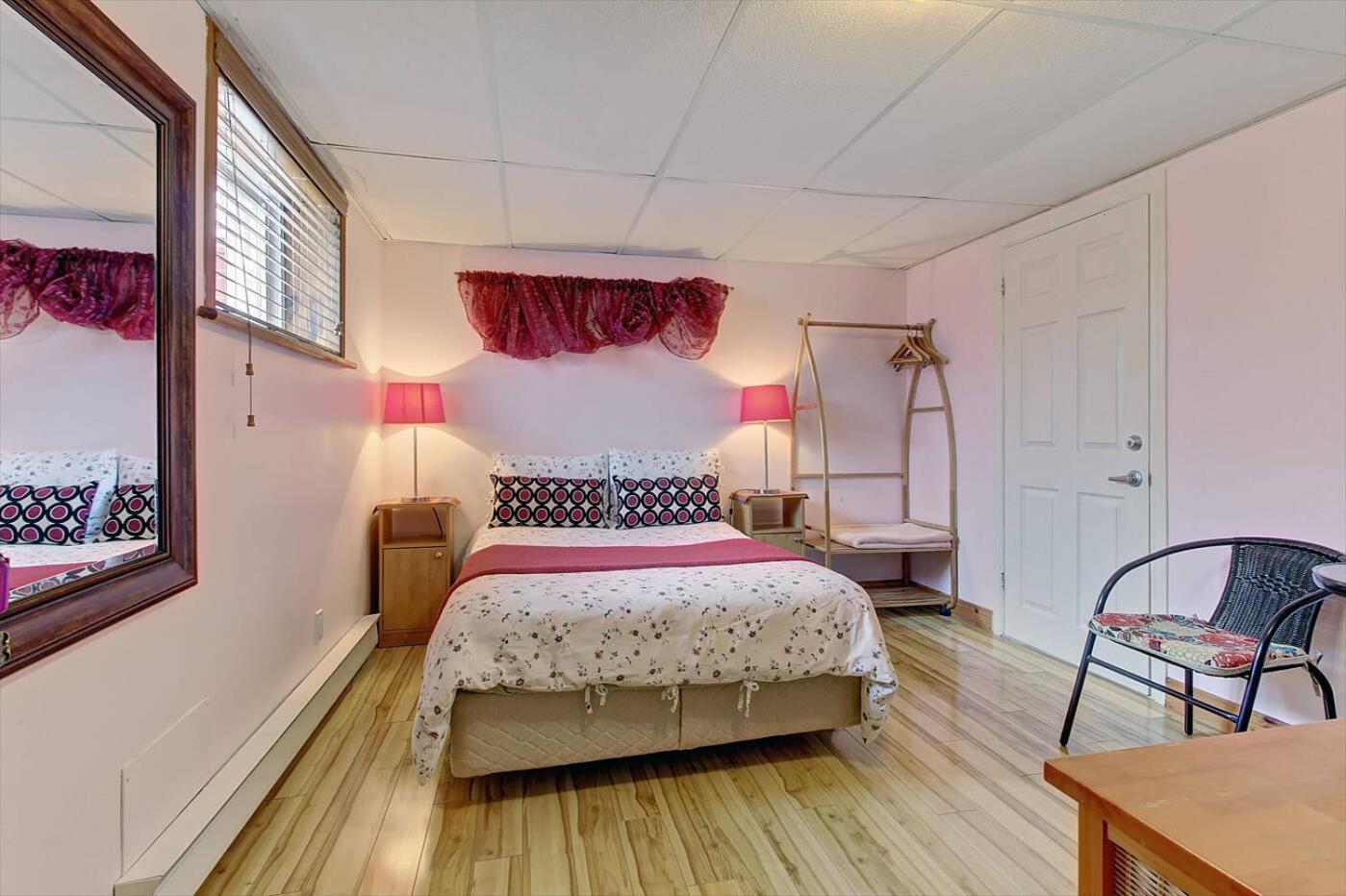 Double Room Basement with Private Bathroom photo 1