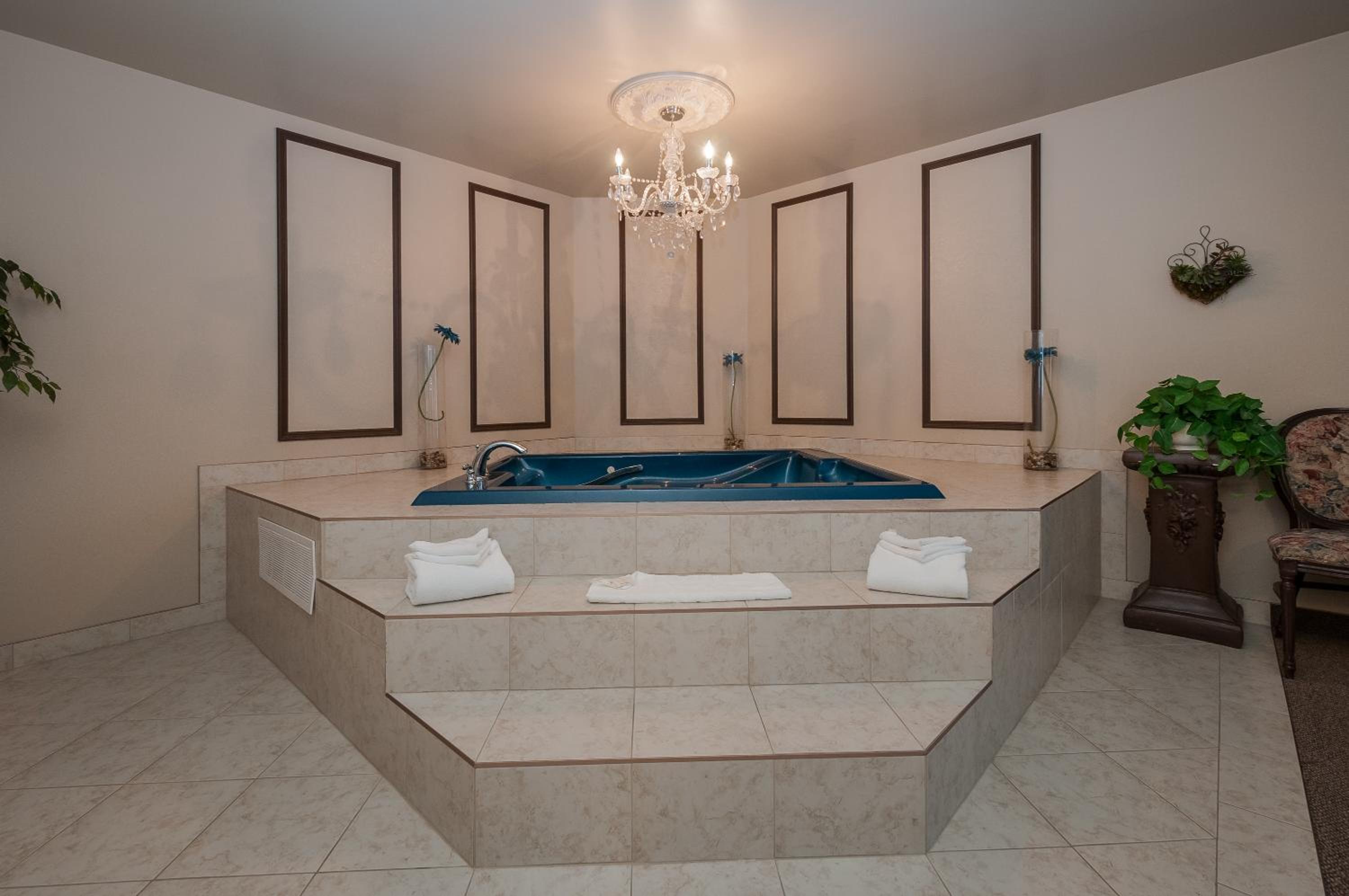 King Suite - Photo 6