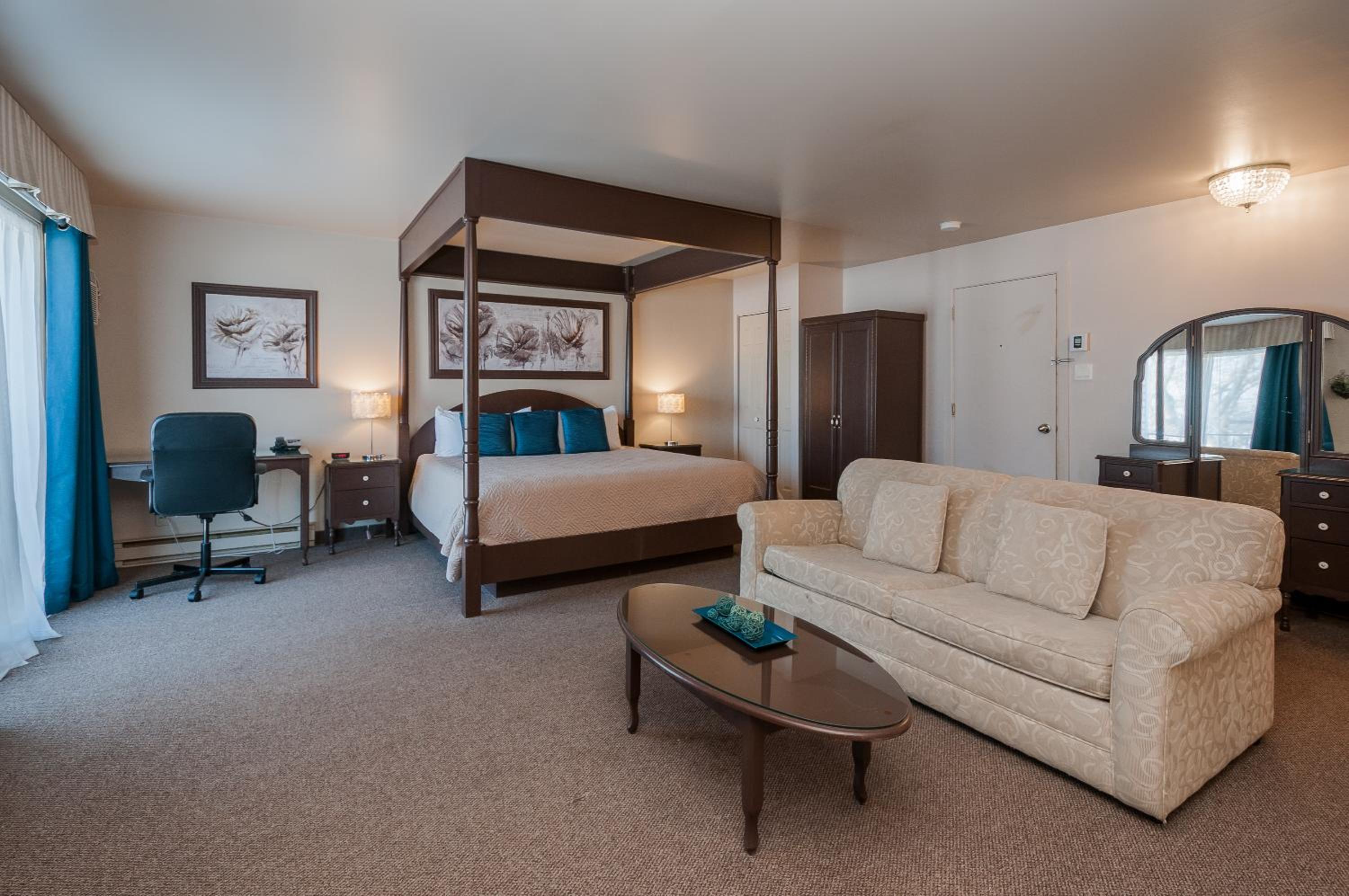 King Suite - Photo 1