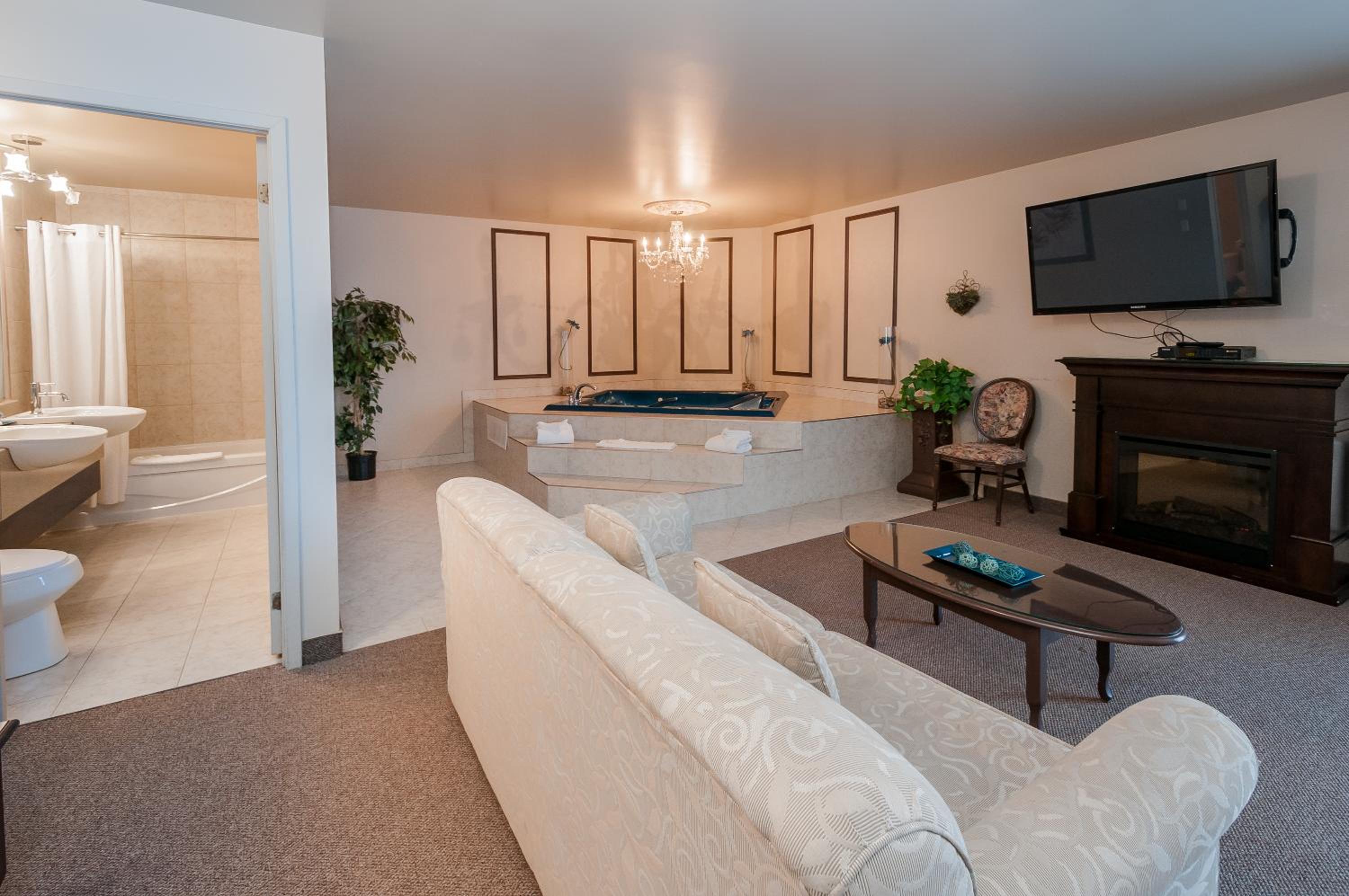 King Suite - Photo 4