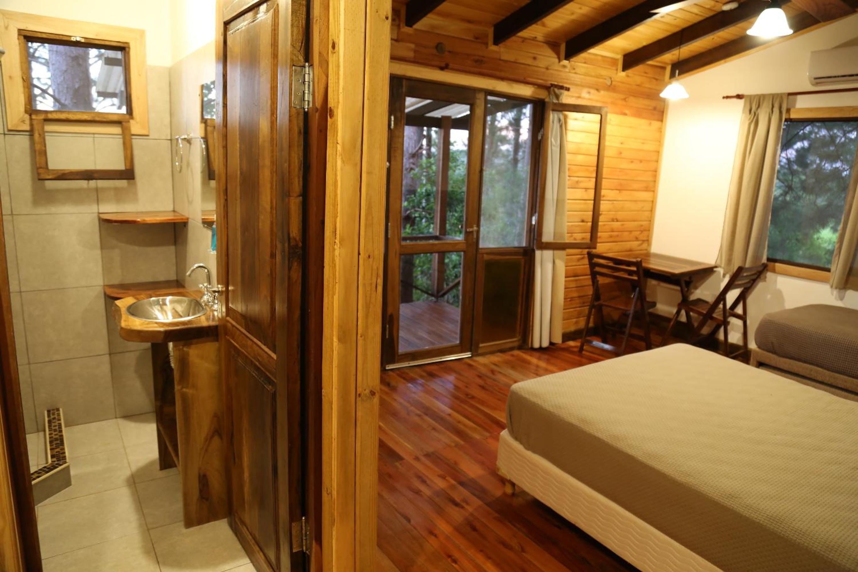 Family Room with Private Bathroom photo 3
