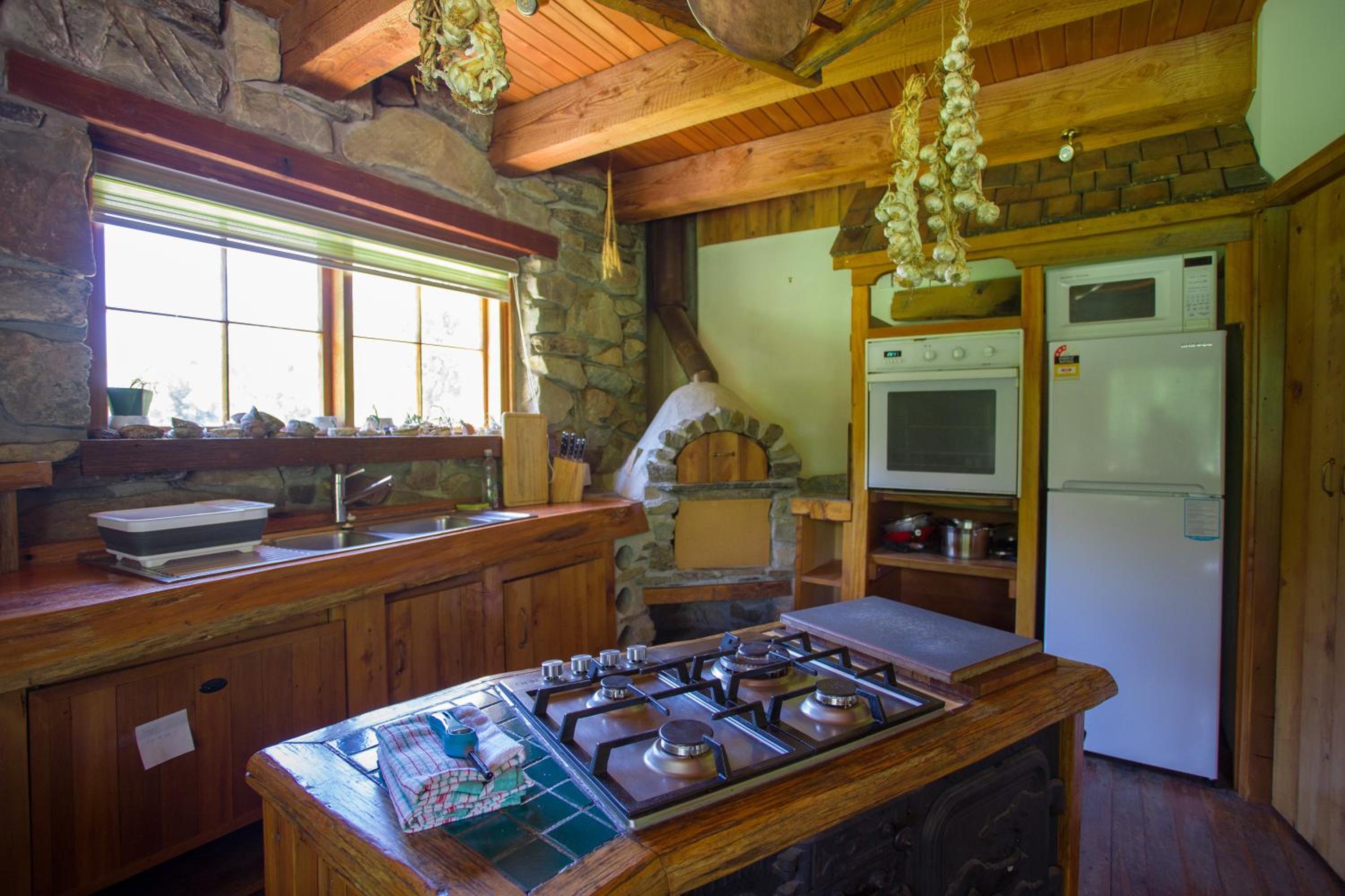 Five-Bedroom House - Photo 16