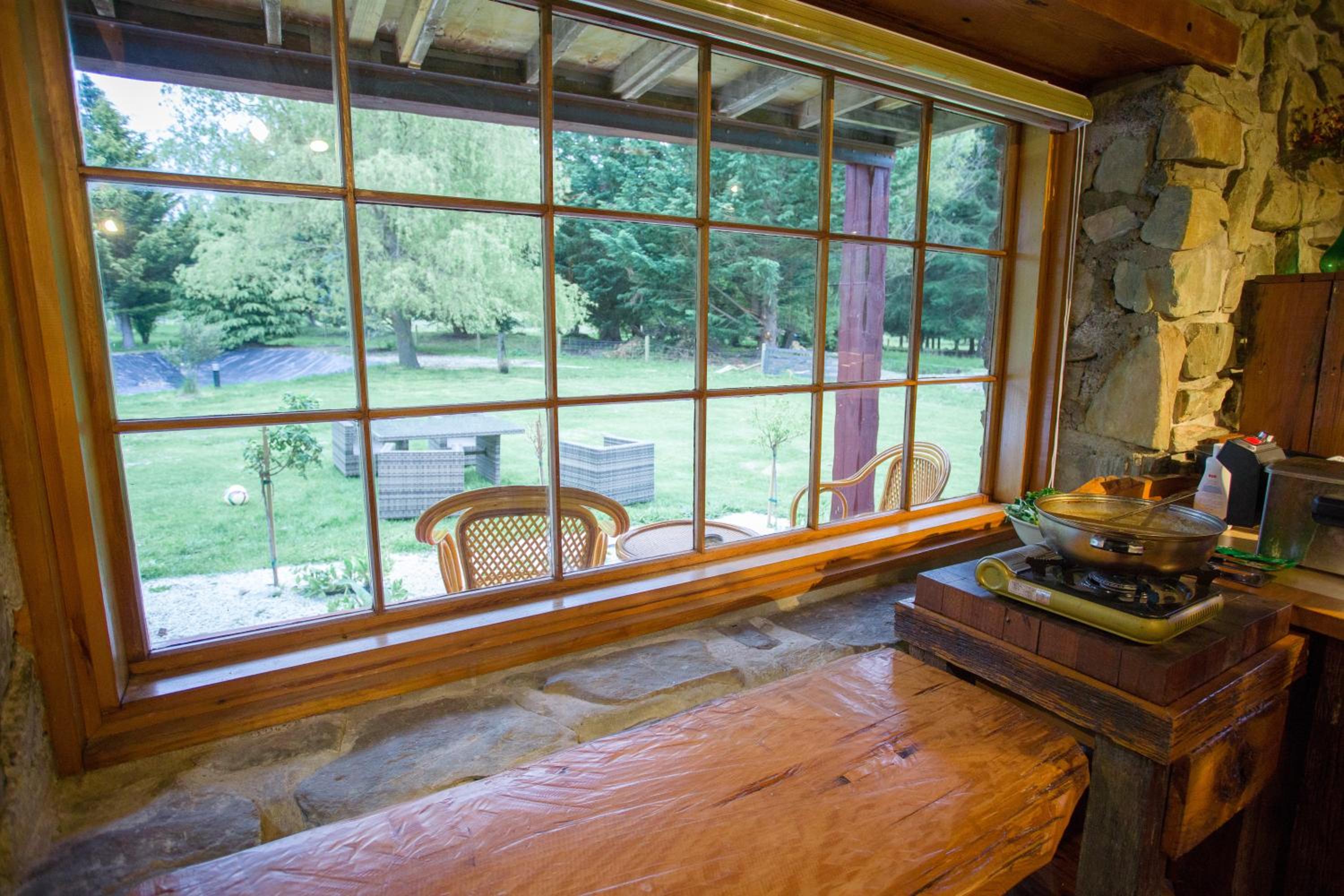 Five-Bedroom House - Photo 9