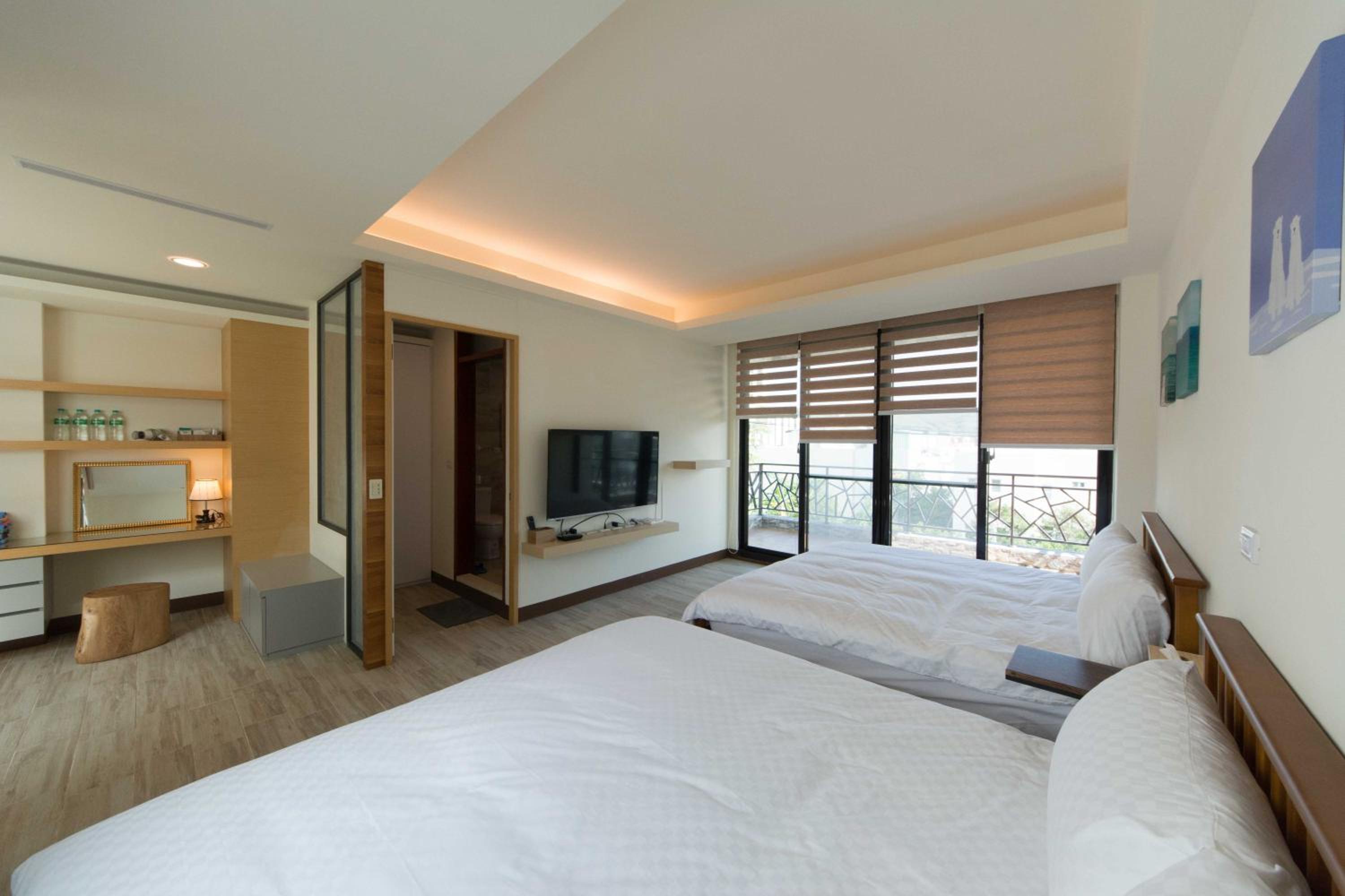 Quadruple Room with Balcony photo 1