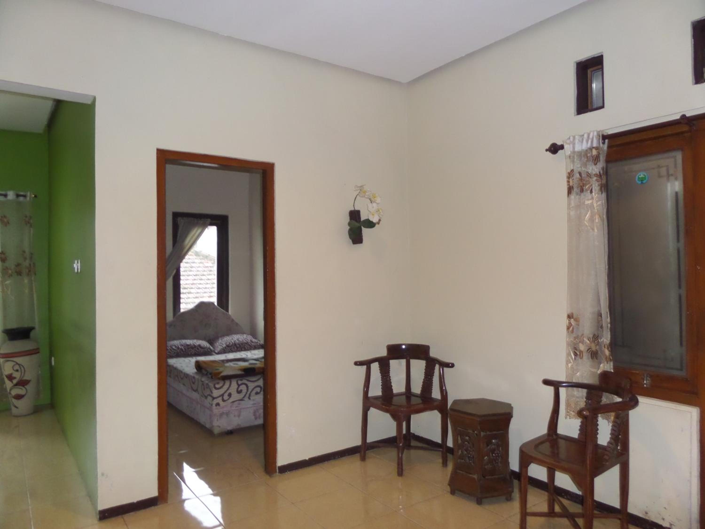 Economy Double Room photo 2