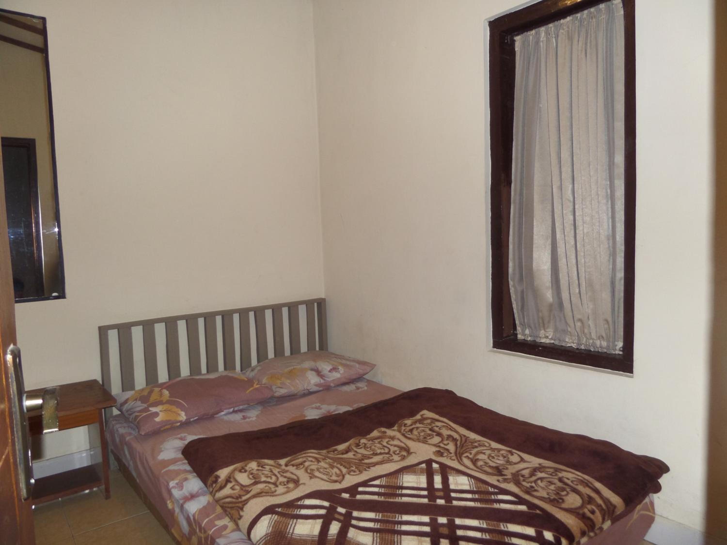 Economy Double Room photo 3