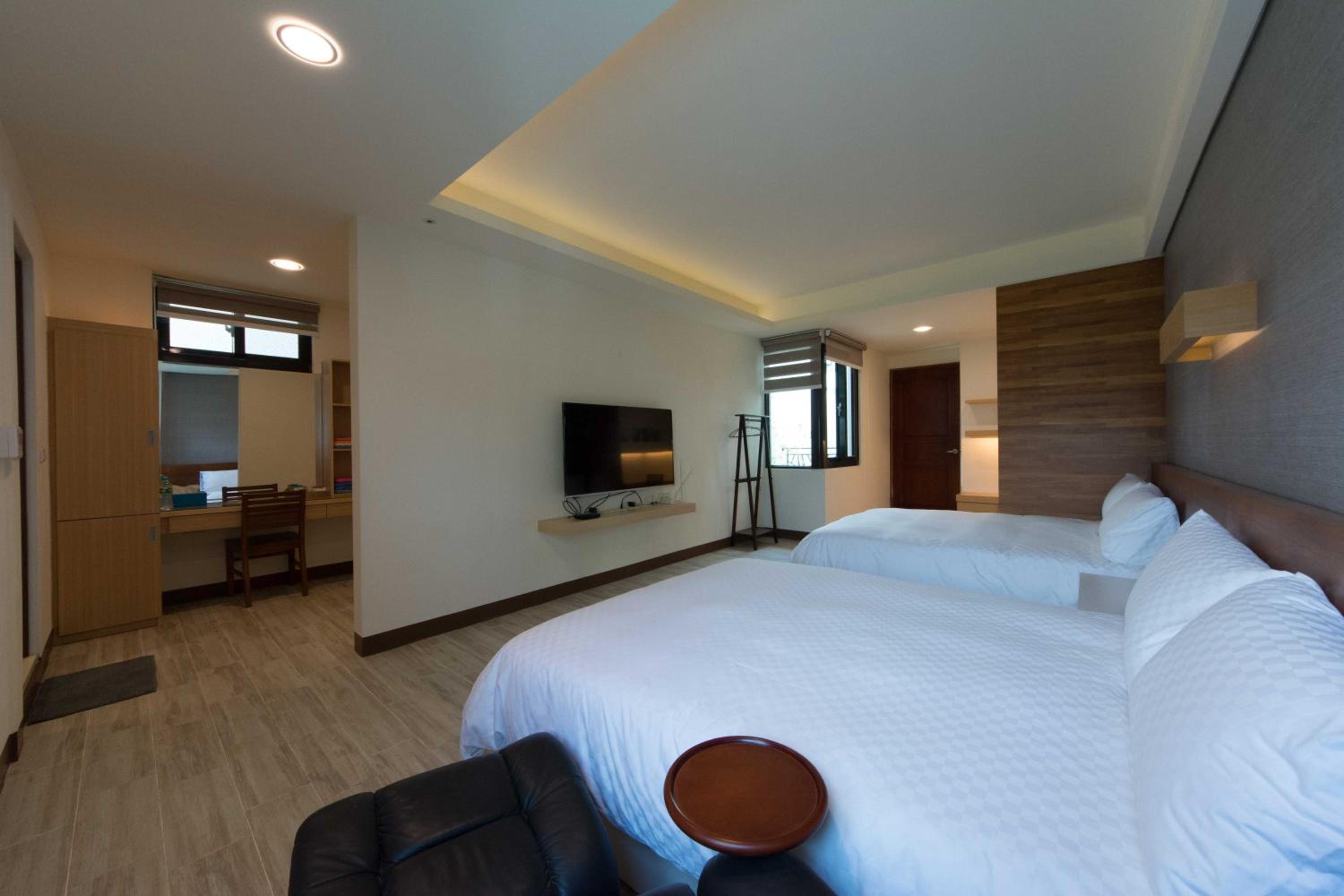 Deluxe Family Suite photo 3