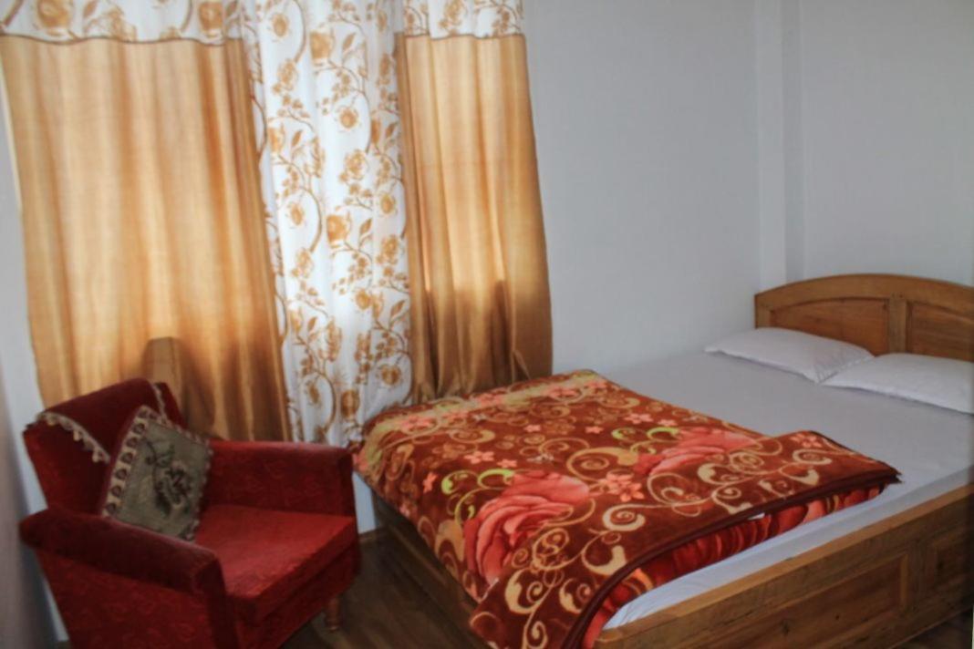 Deluxe Double Room (2 Adults + 1 Child) photo 3