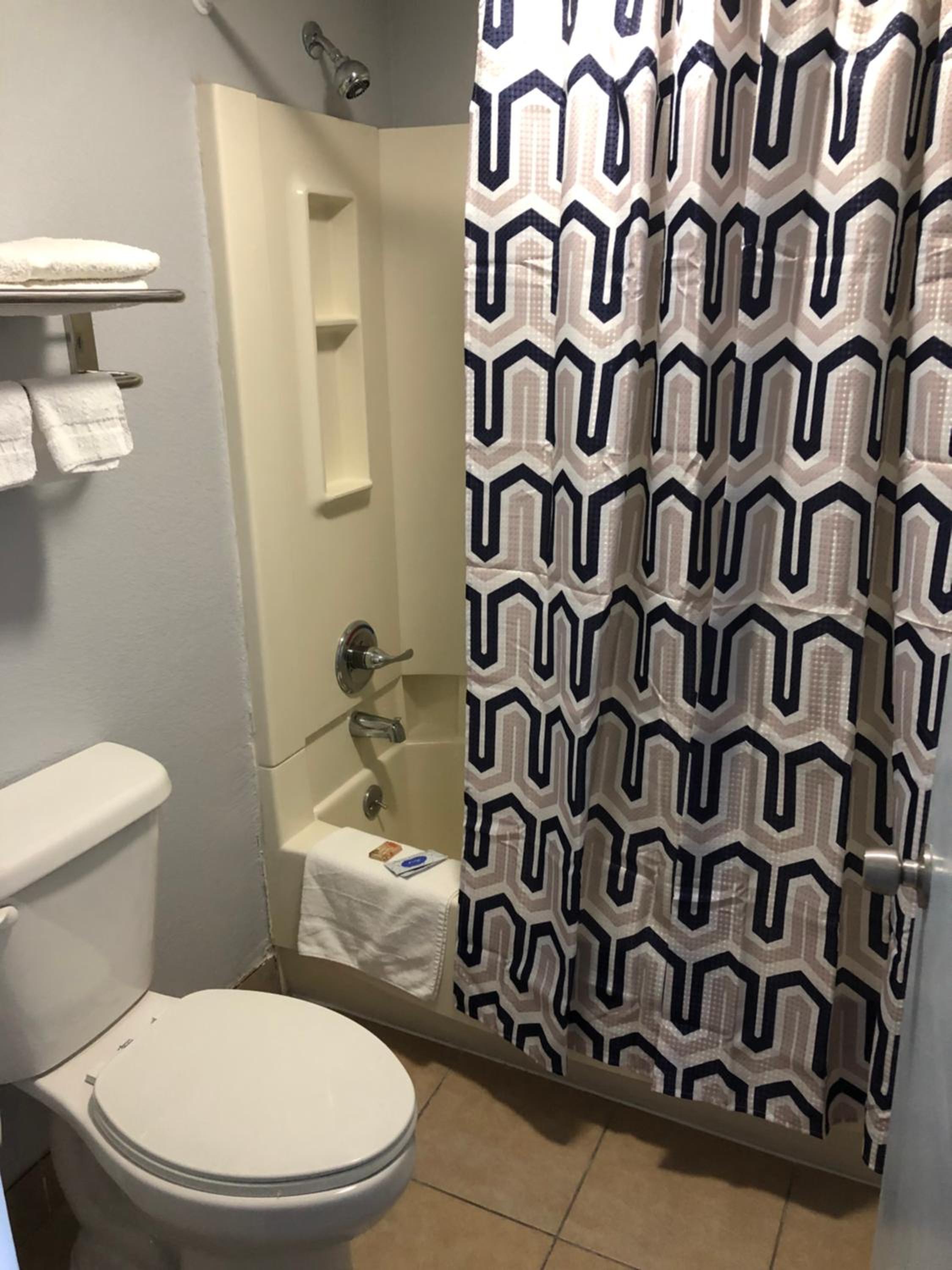 King Room - Non-Smoking photo 2