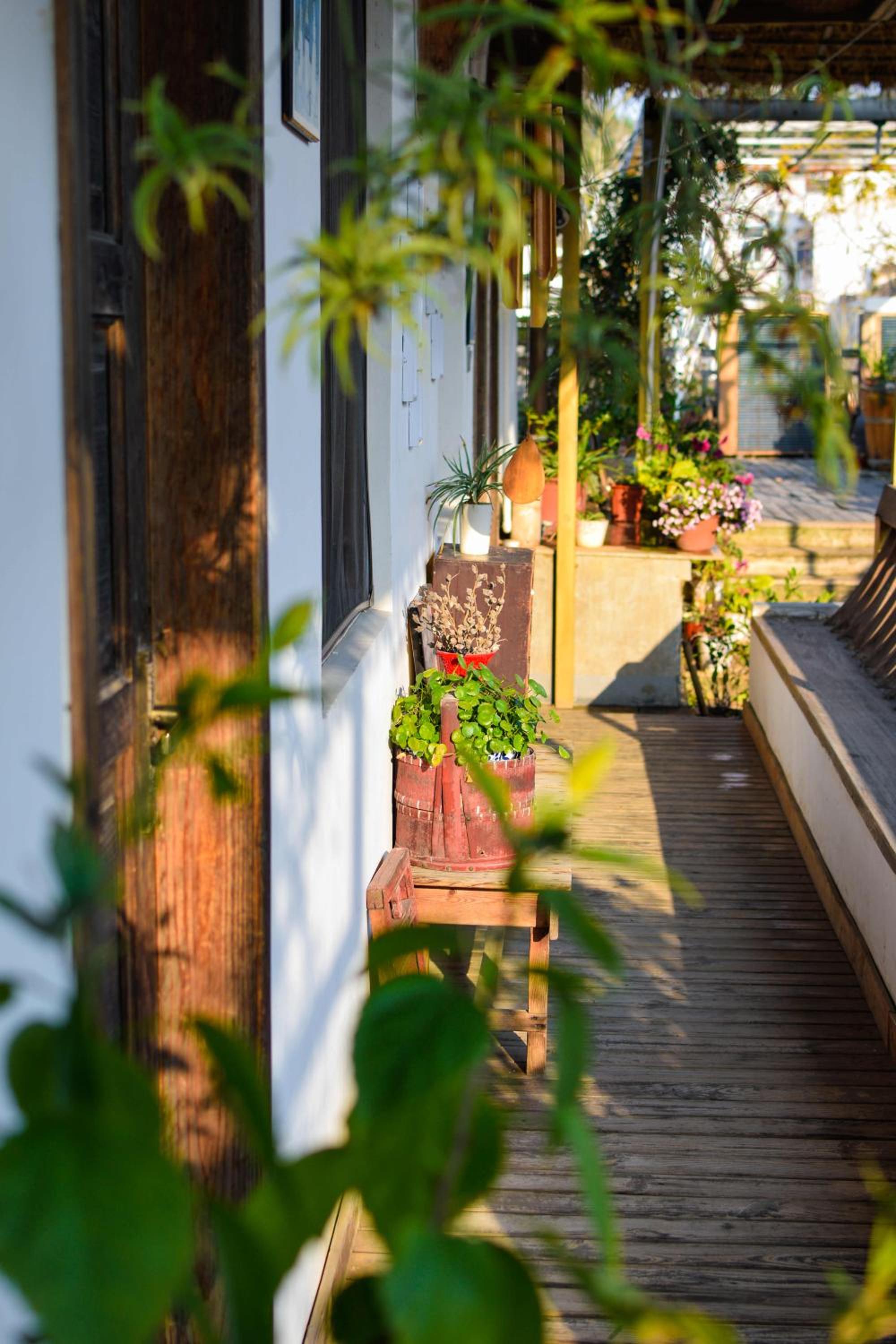 Queen Room with Garden View and Balcony photo 3