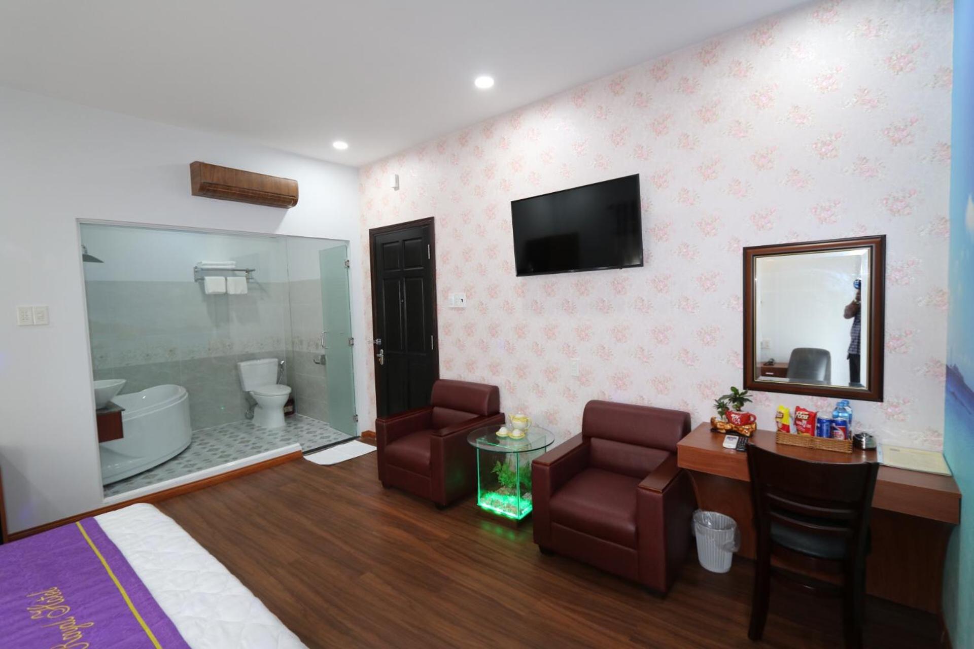 Deluxe Double Room with Balcony photo 3