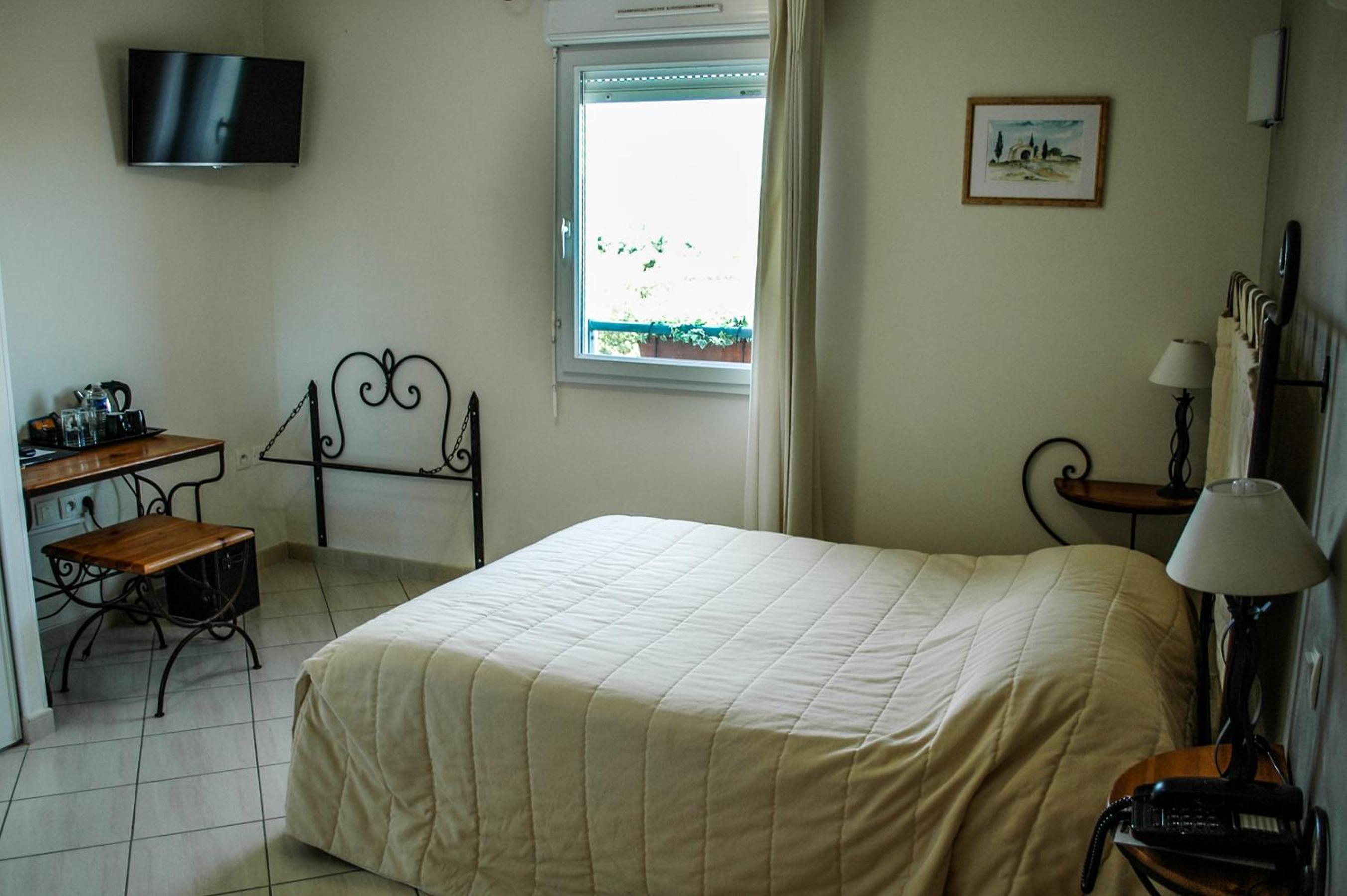 Double Room - Disability Access - Photo 1
