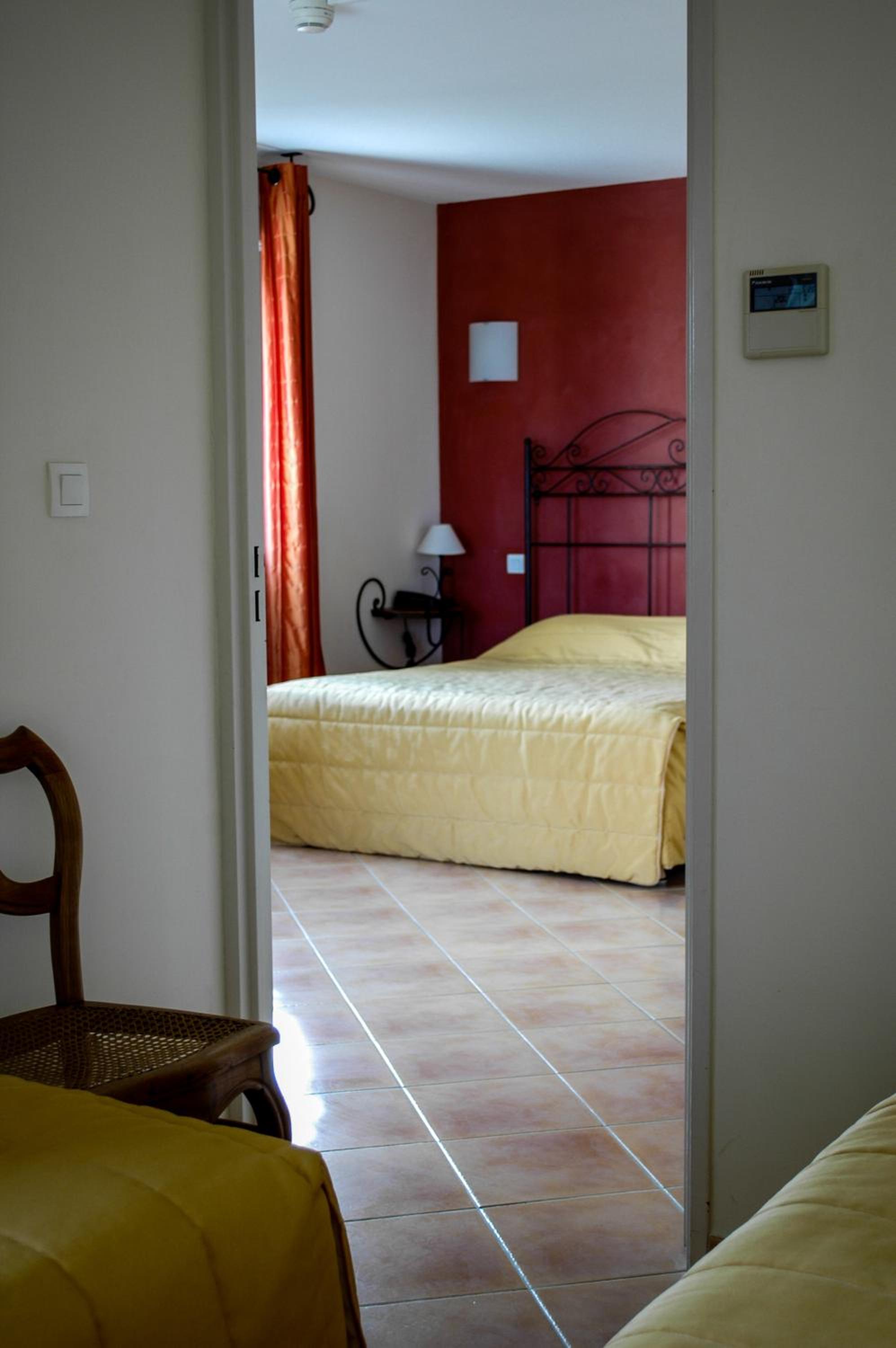 Suite with Balcony - Photo 1