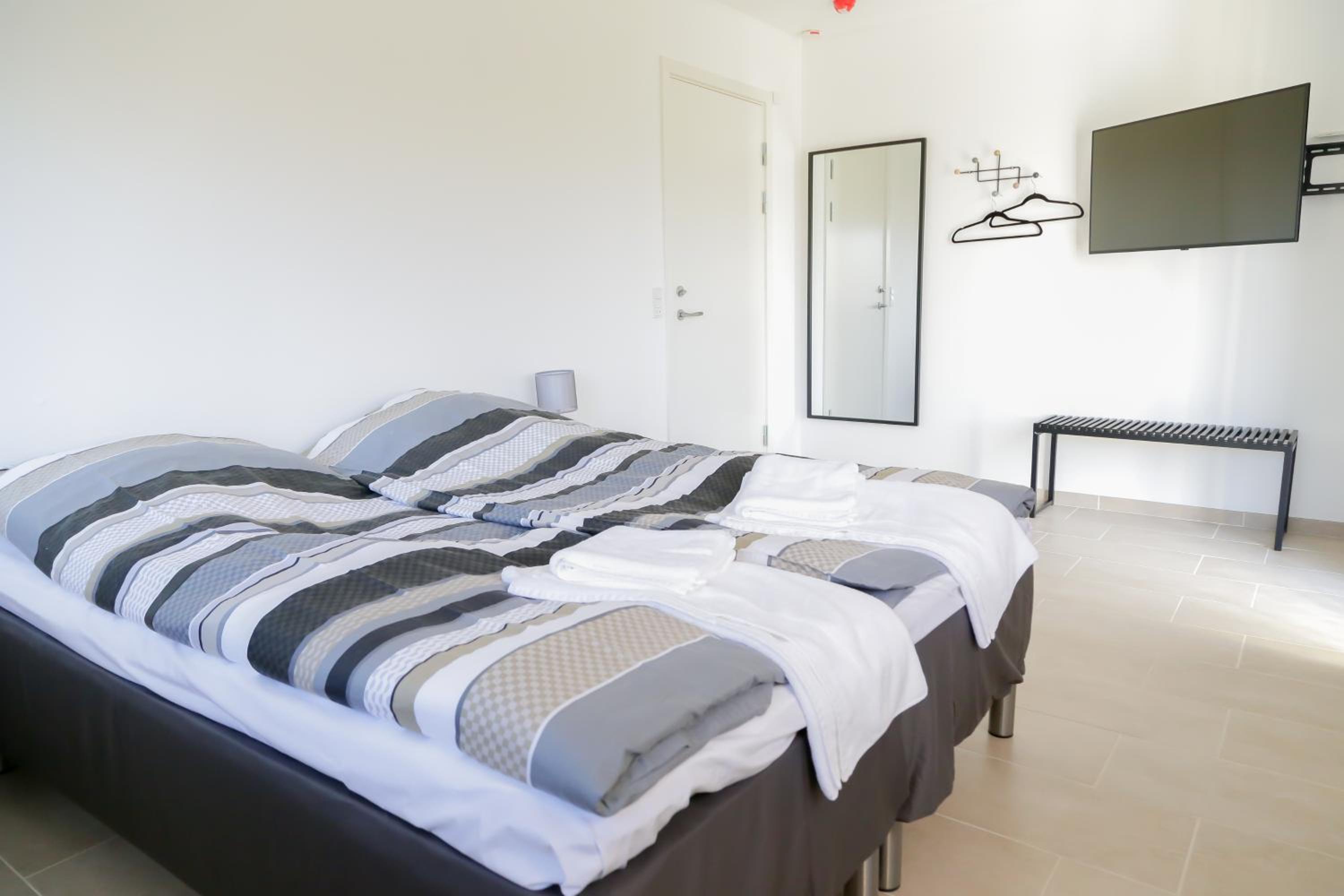 Twin Room - Photo 2