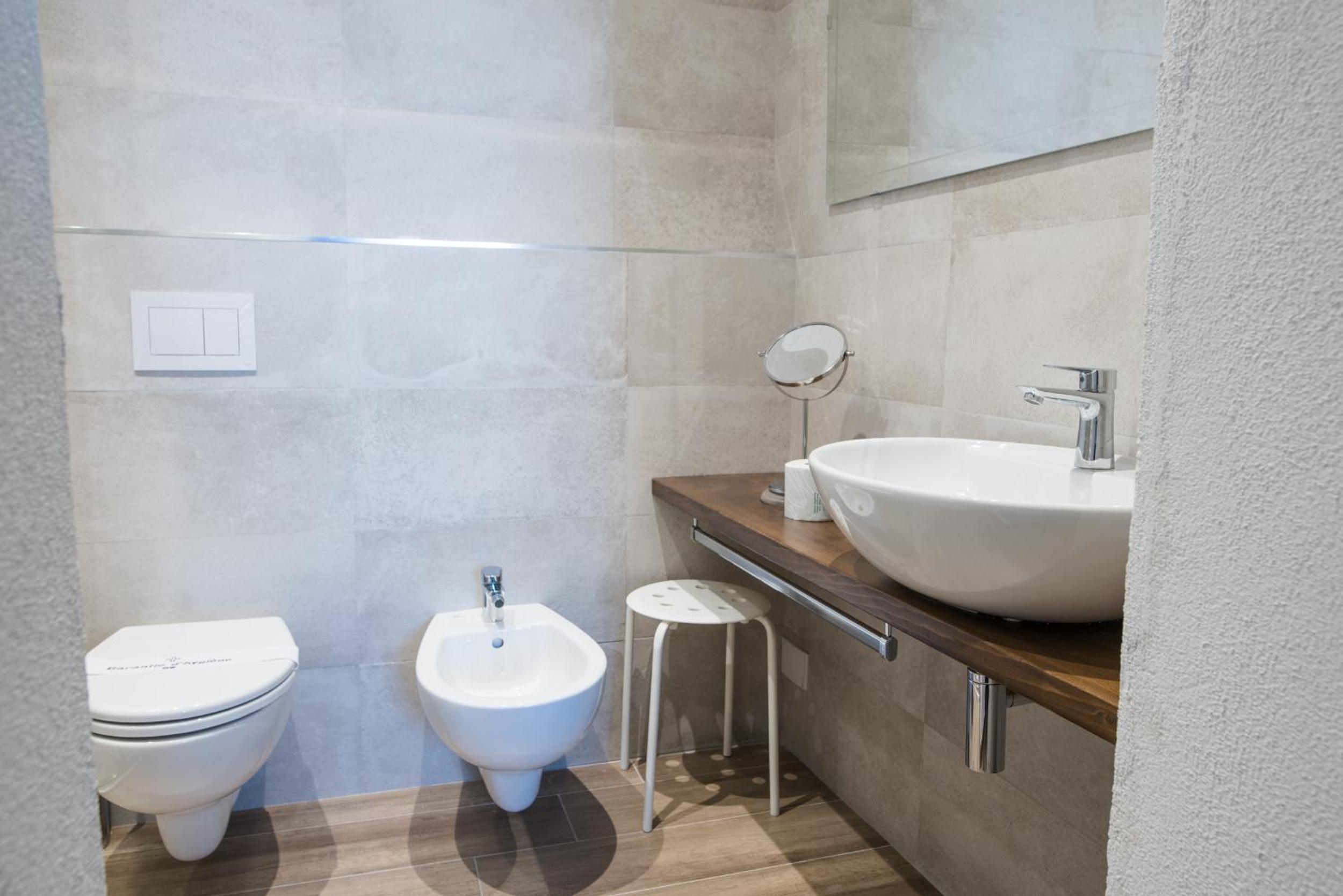 Superior Double or Twin Room with City View - Photo 4