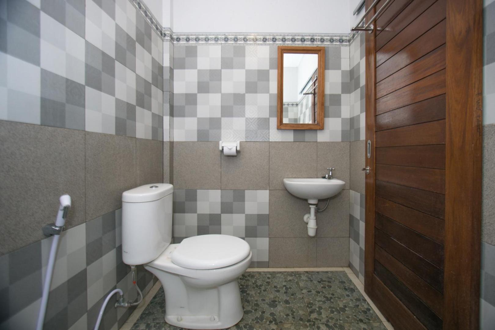 Double Room with Private Bathroom - Photo 4