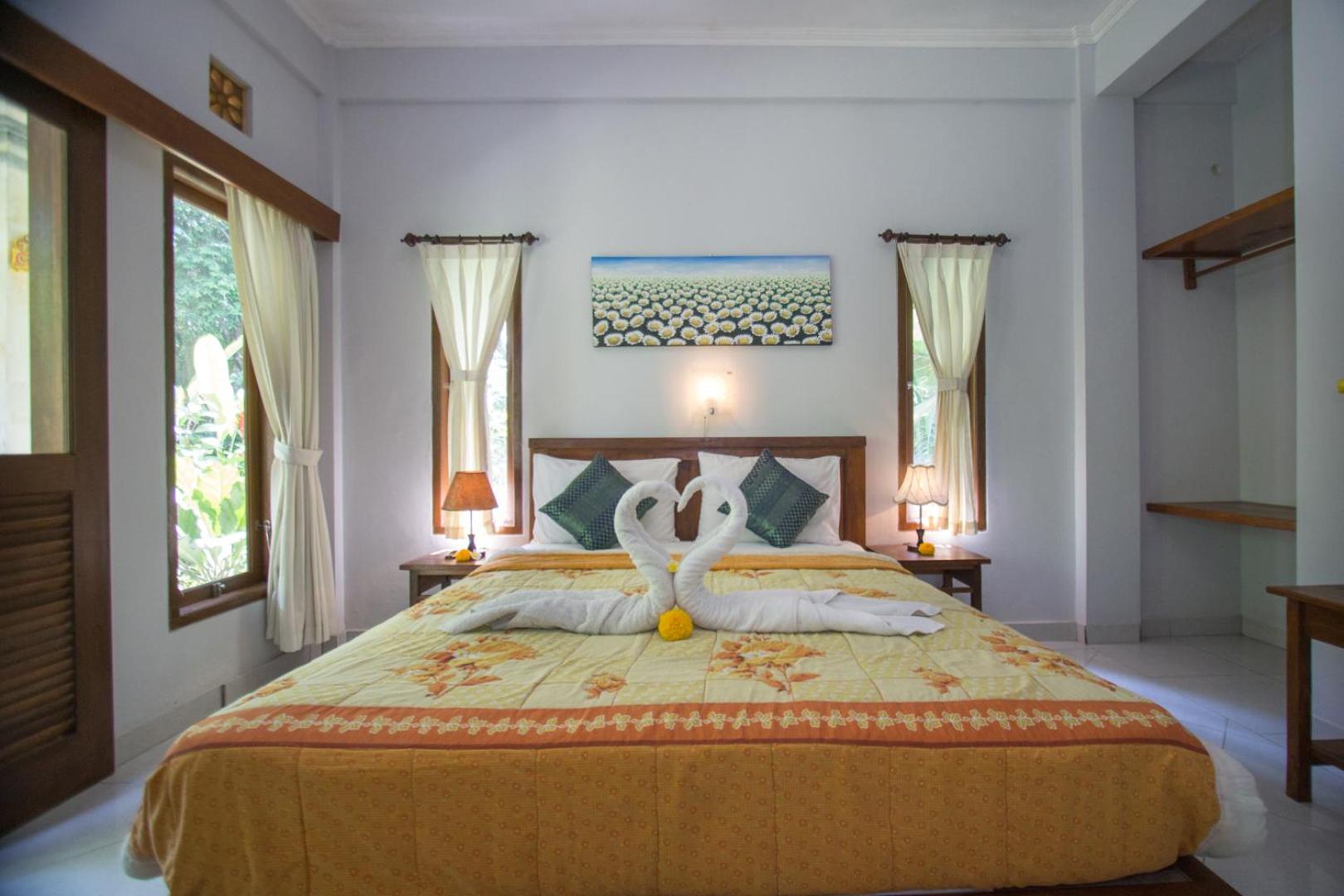 Double Room with Private Bathroom - Photo 2