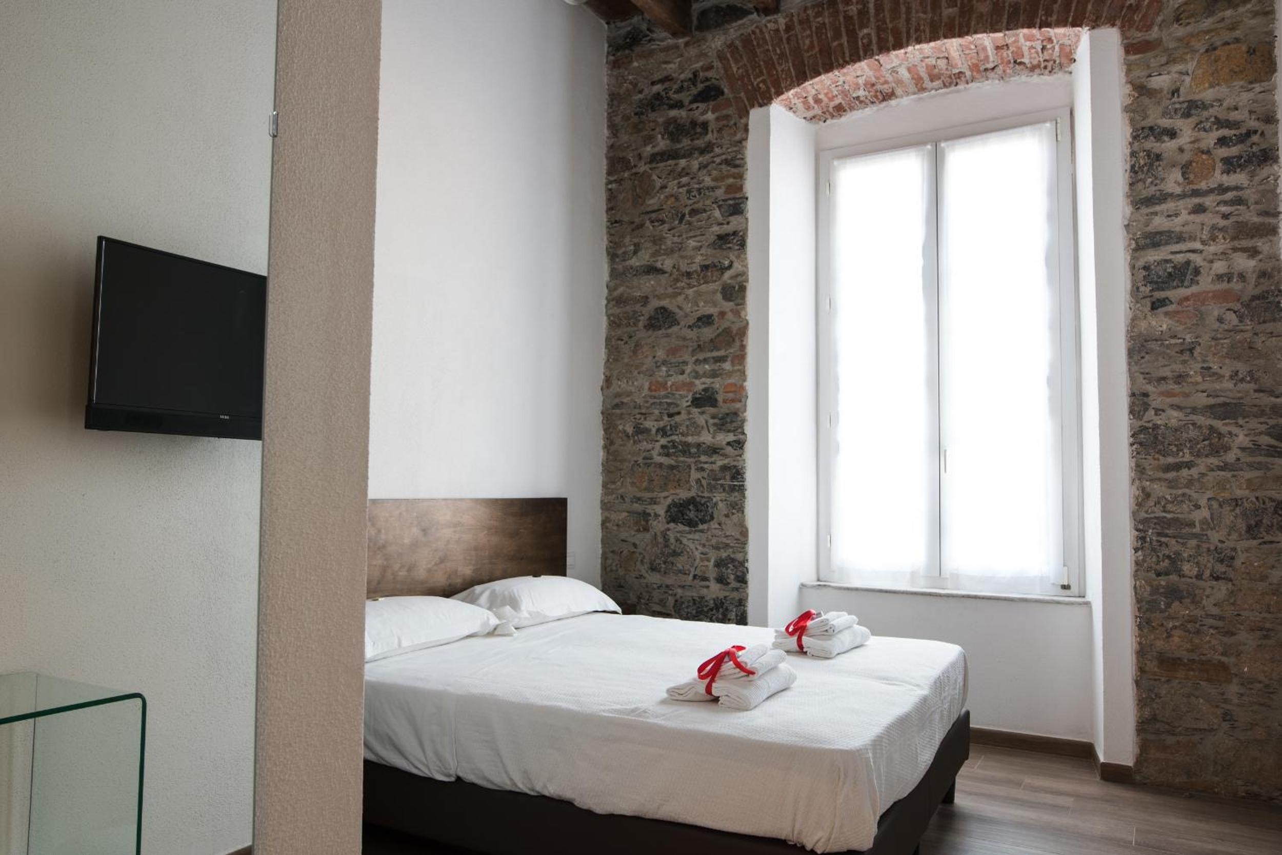 Deluxe Double or Twin Room with City View - Photo 27