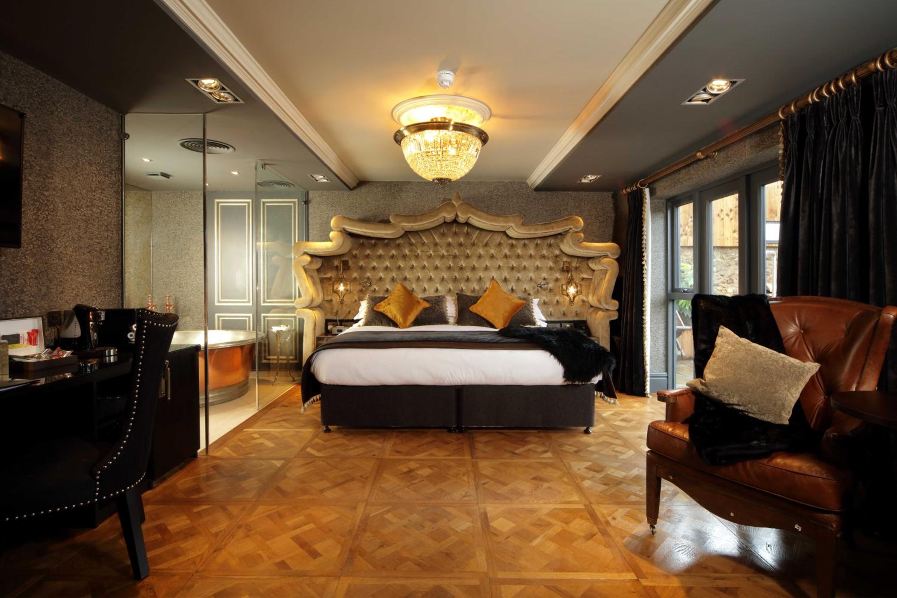 King Room with Spa Bath