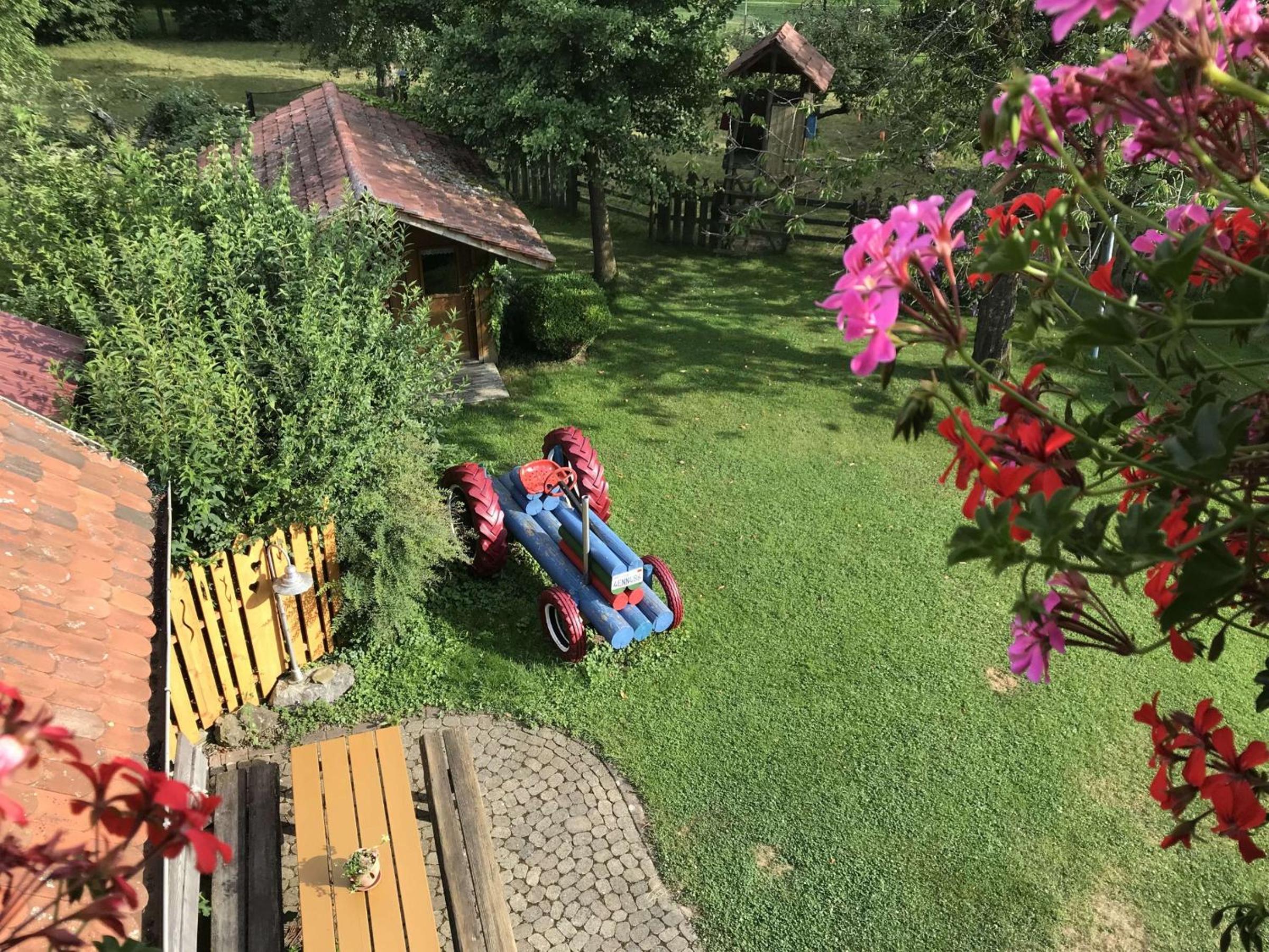 One-Bedroom Apartment with Garden View photo 2