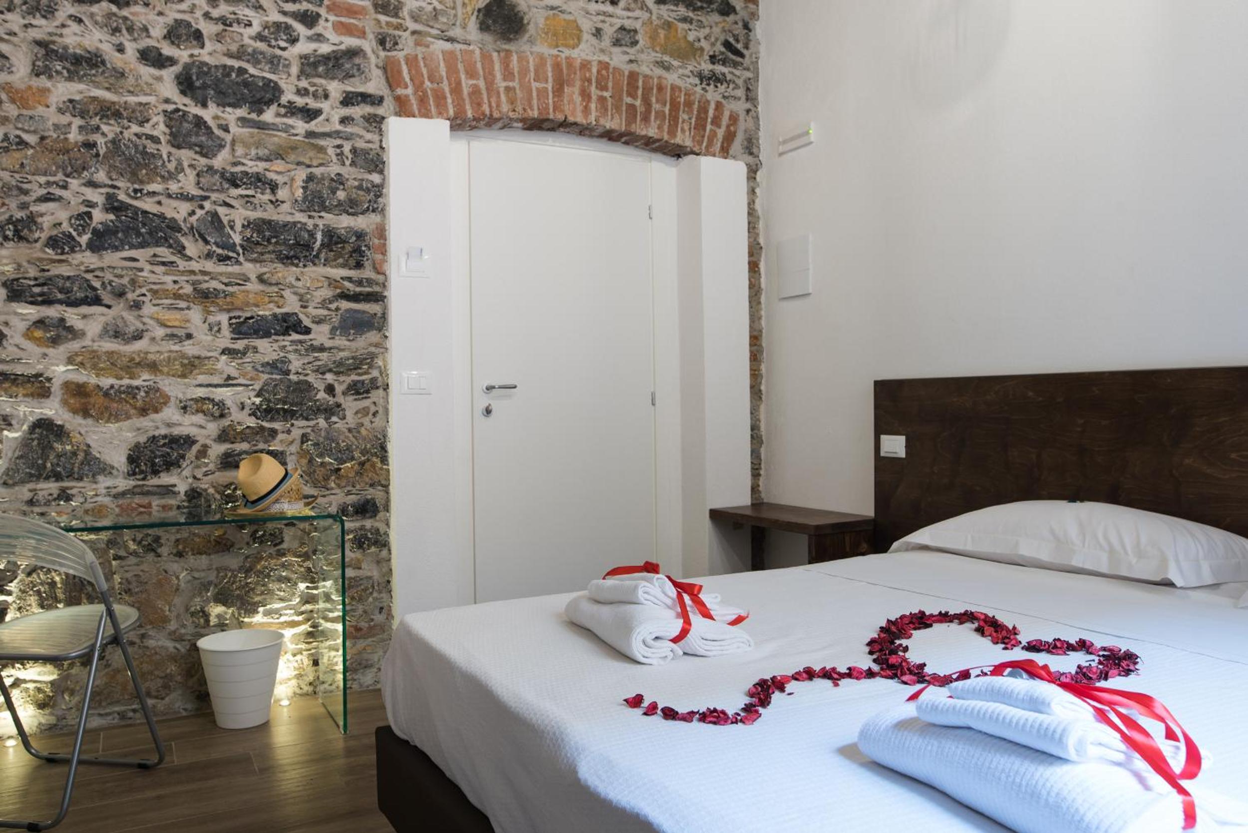 Superior Double or Twin Room - Photo 10