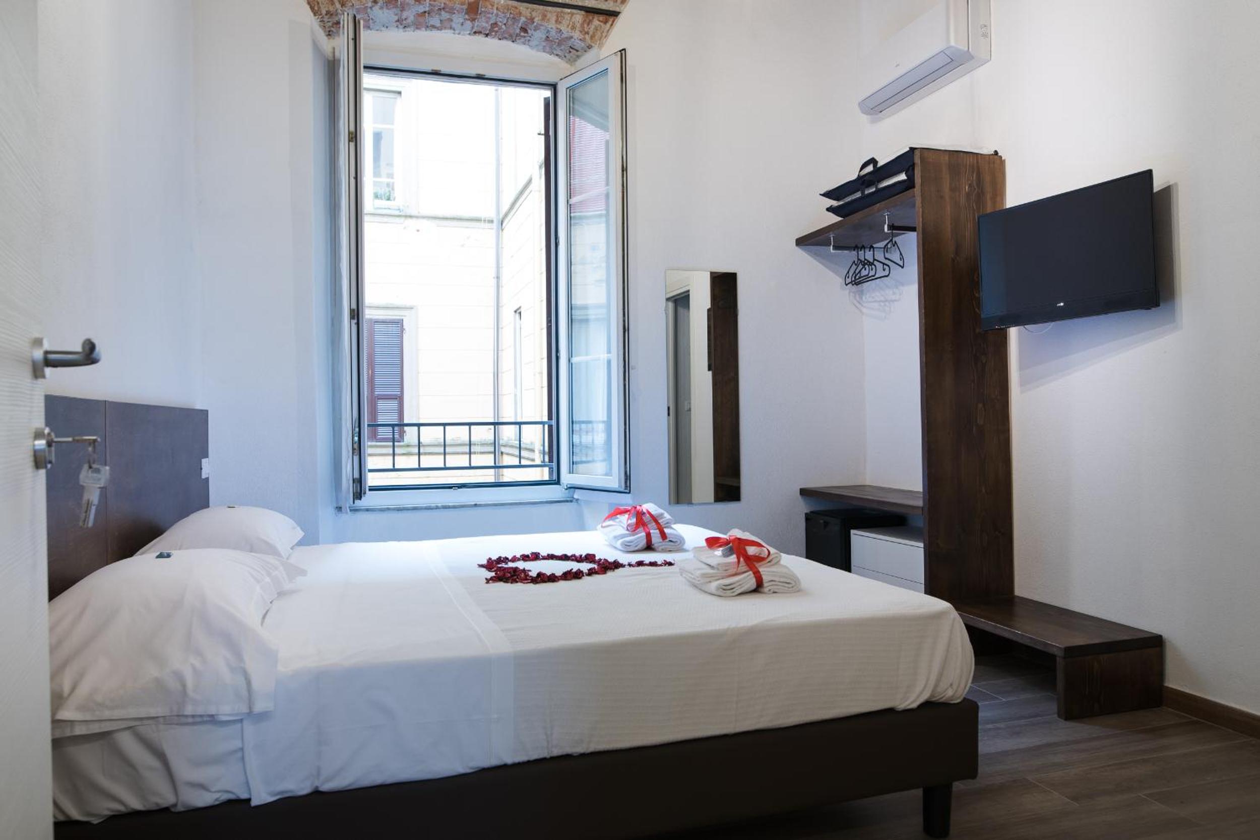 Superior Double or Twin Room - Photo 17