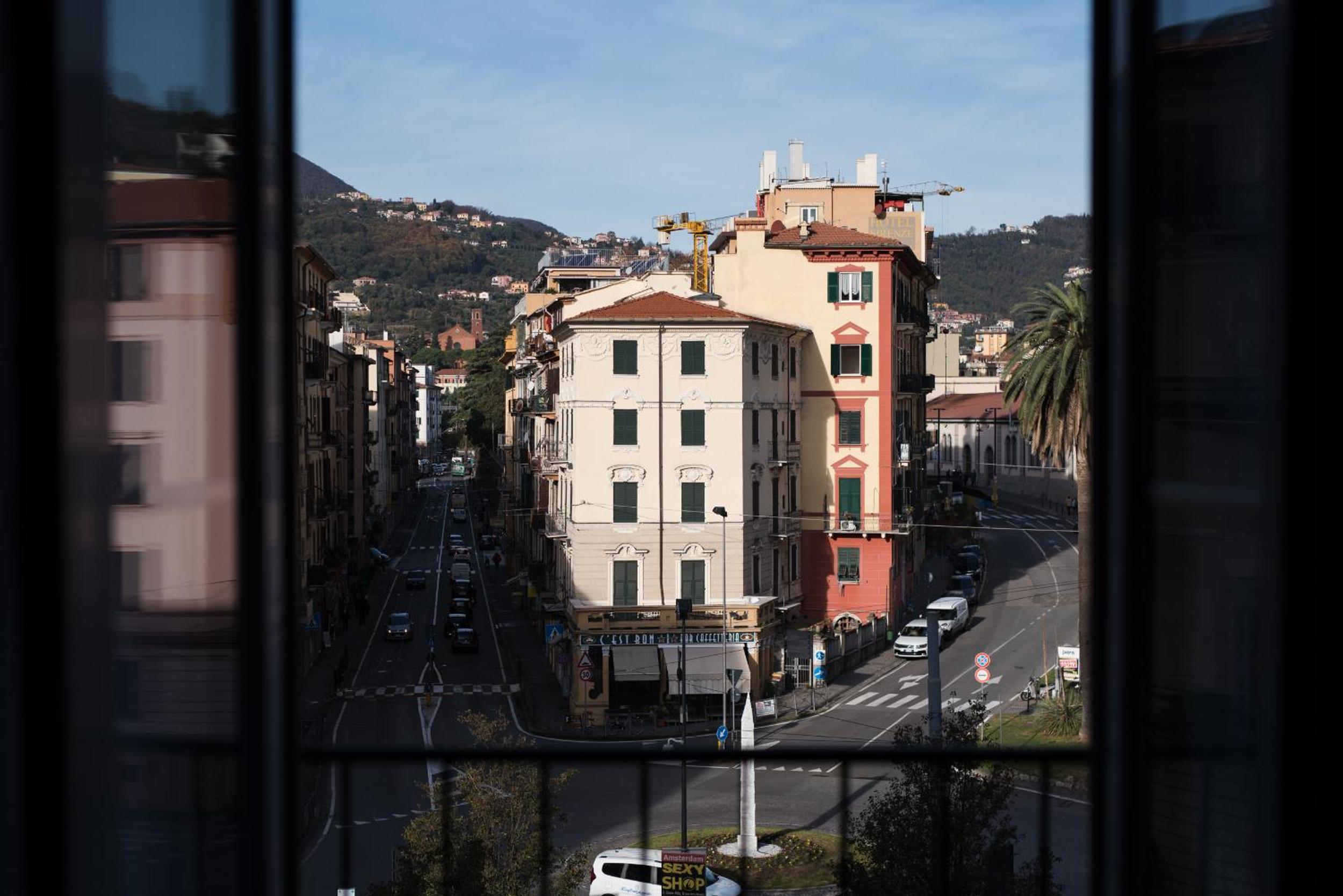 Superior Double or Twin Room with City View - Photo 14
