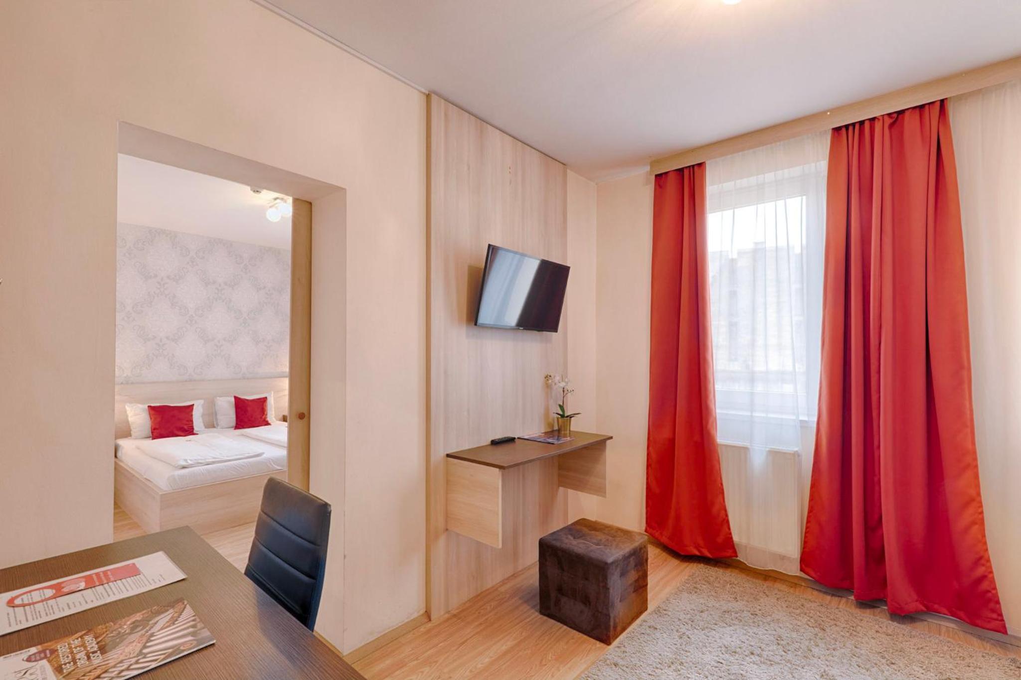 Small Double or Twin Room - Photo 10