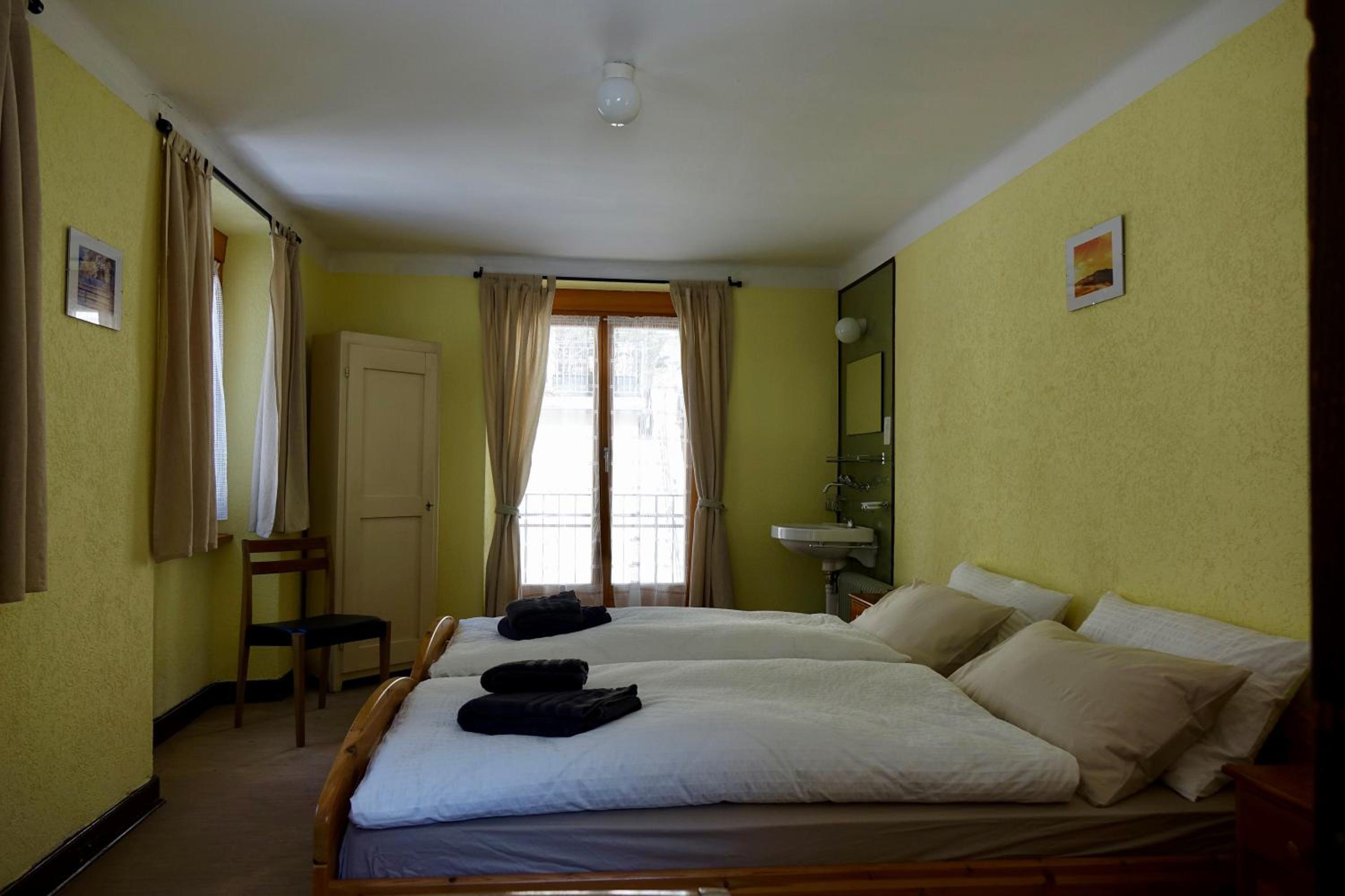 Double Room with Mountain View - Photo 11
