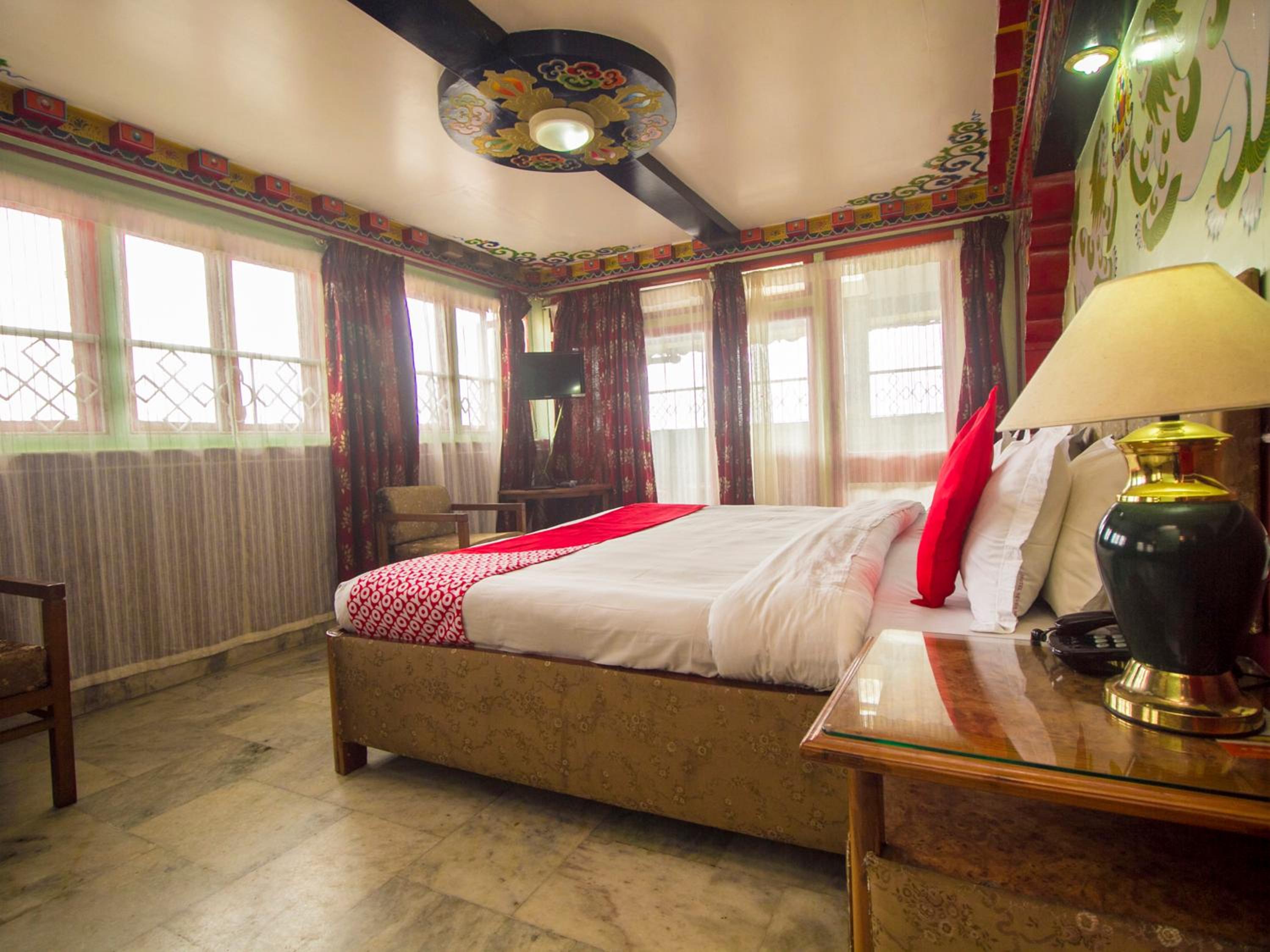 Deluxe Suite - Photo 13