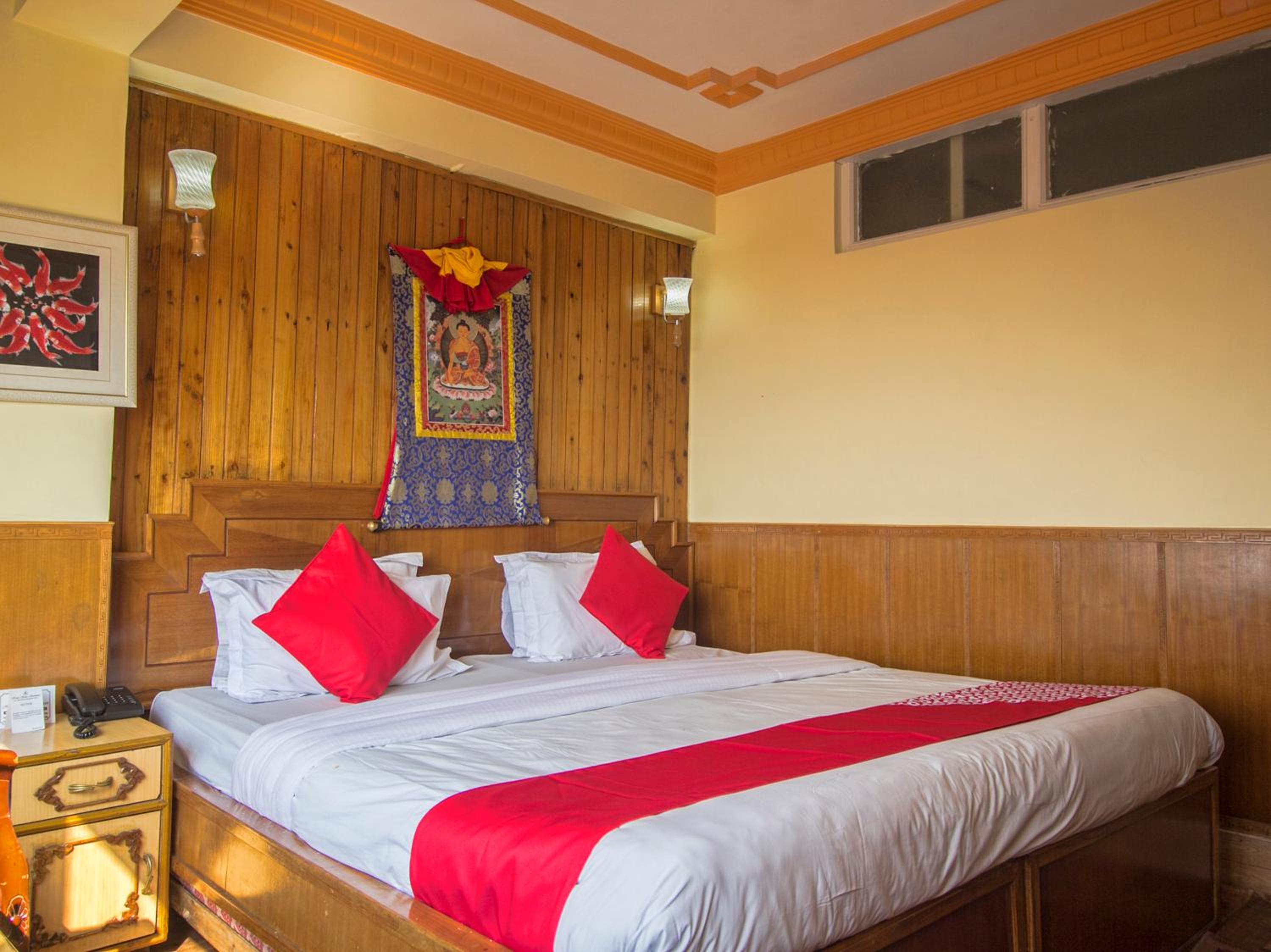 Deluxe Double Room - Photo 13