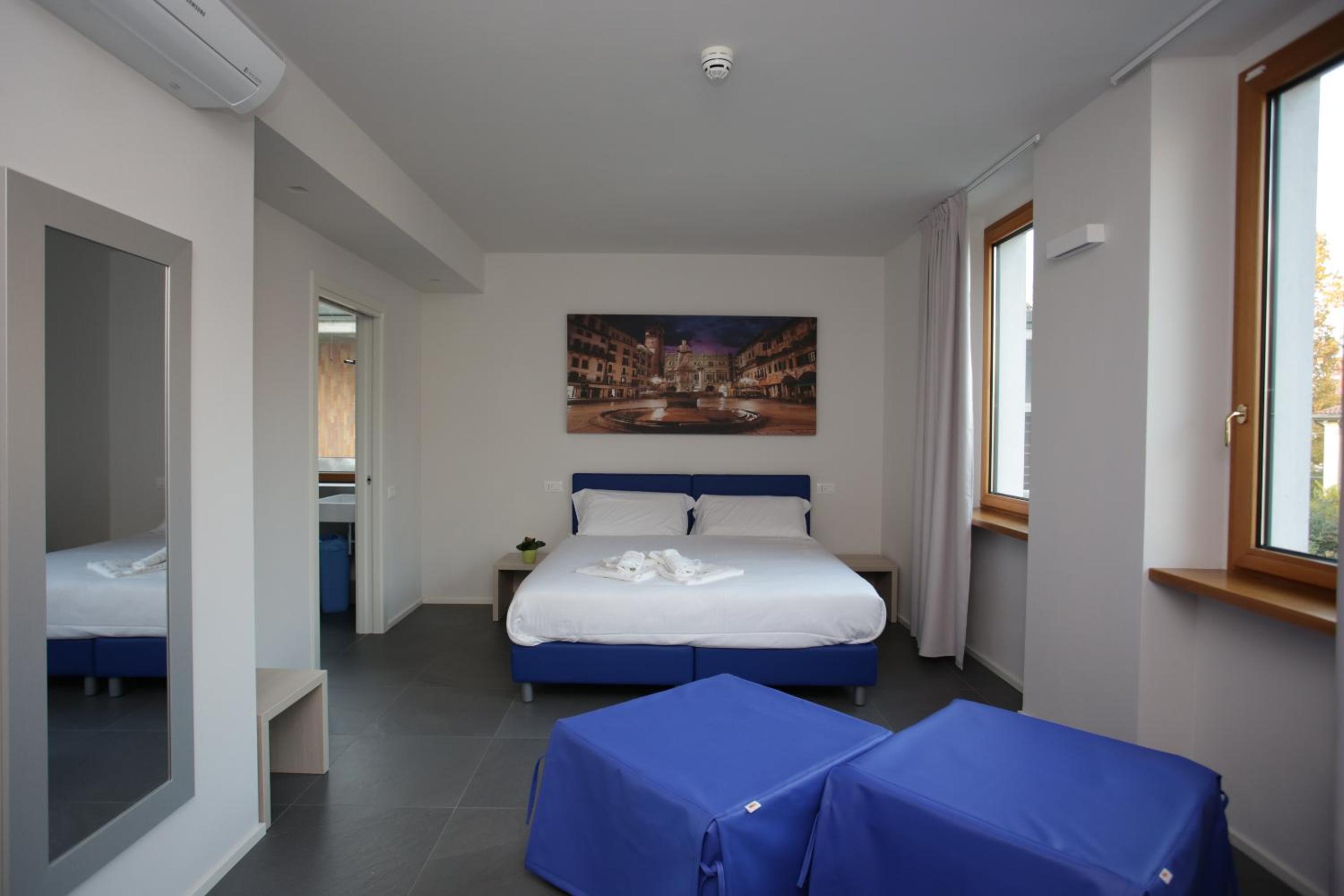 Triple Room with Private Bathroom - Photo 2